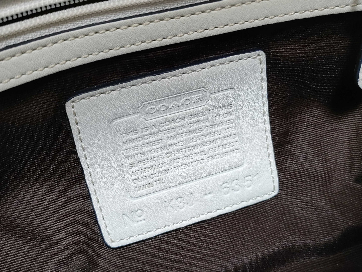 COACH Mini Signature Coach Signature Canvas One-Shoulder Shoulder Bag in White