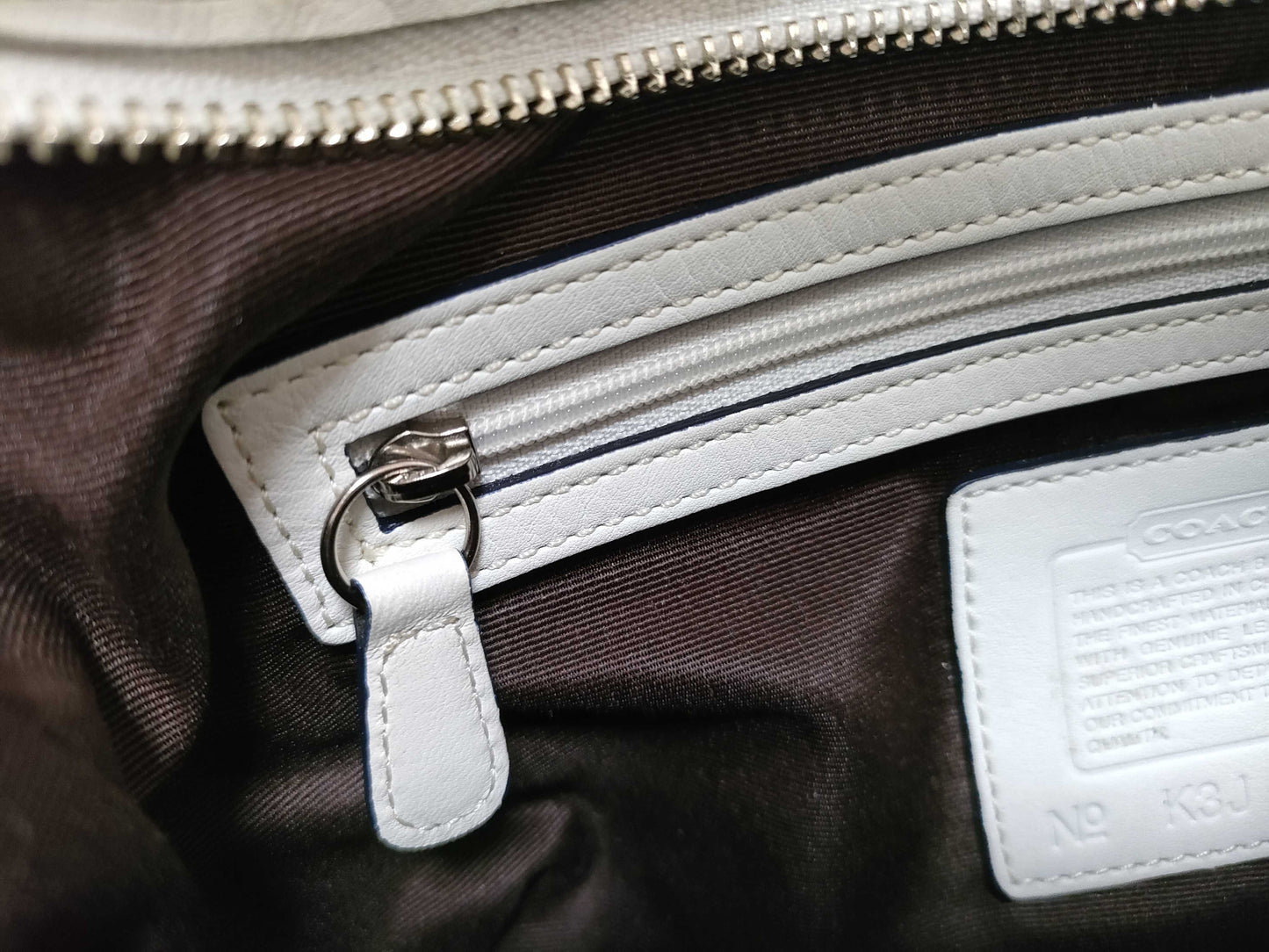 COACH Mini Signature Coach Signature Canvas One-Shoulder Shoulder Bag in White