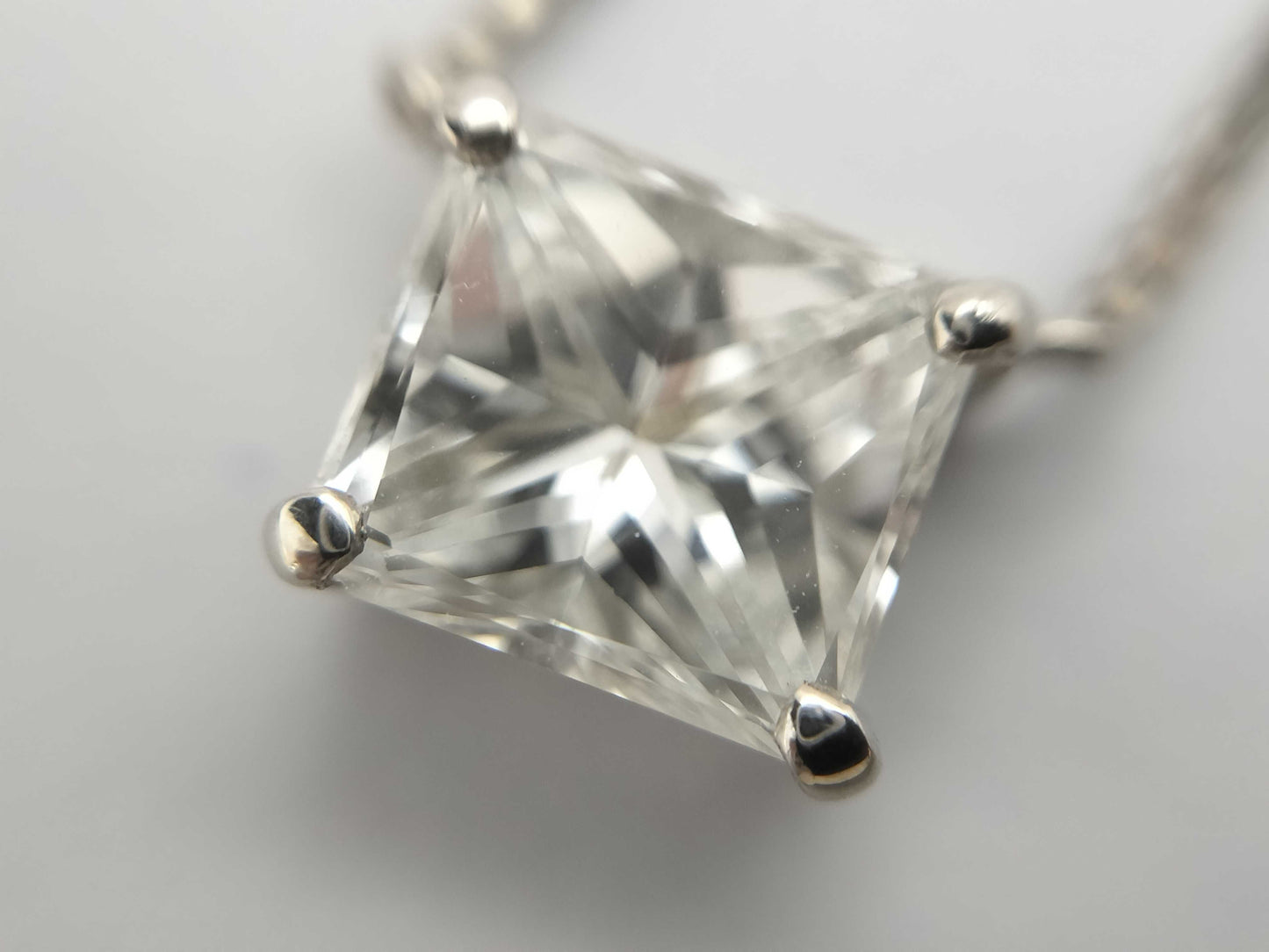 D1.005ct PT900/850 3.3g Necklace