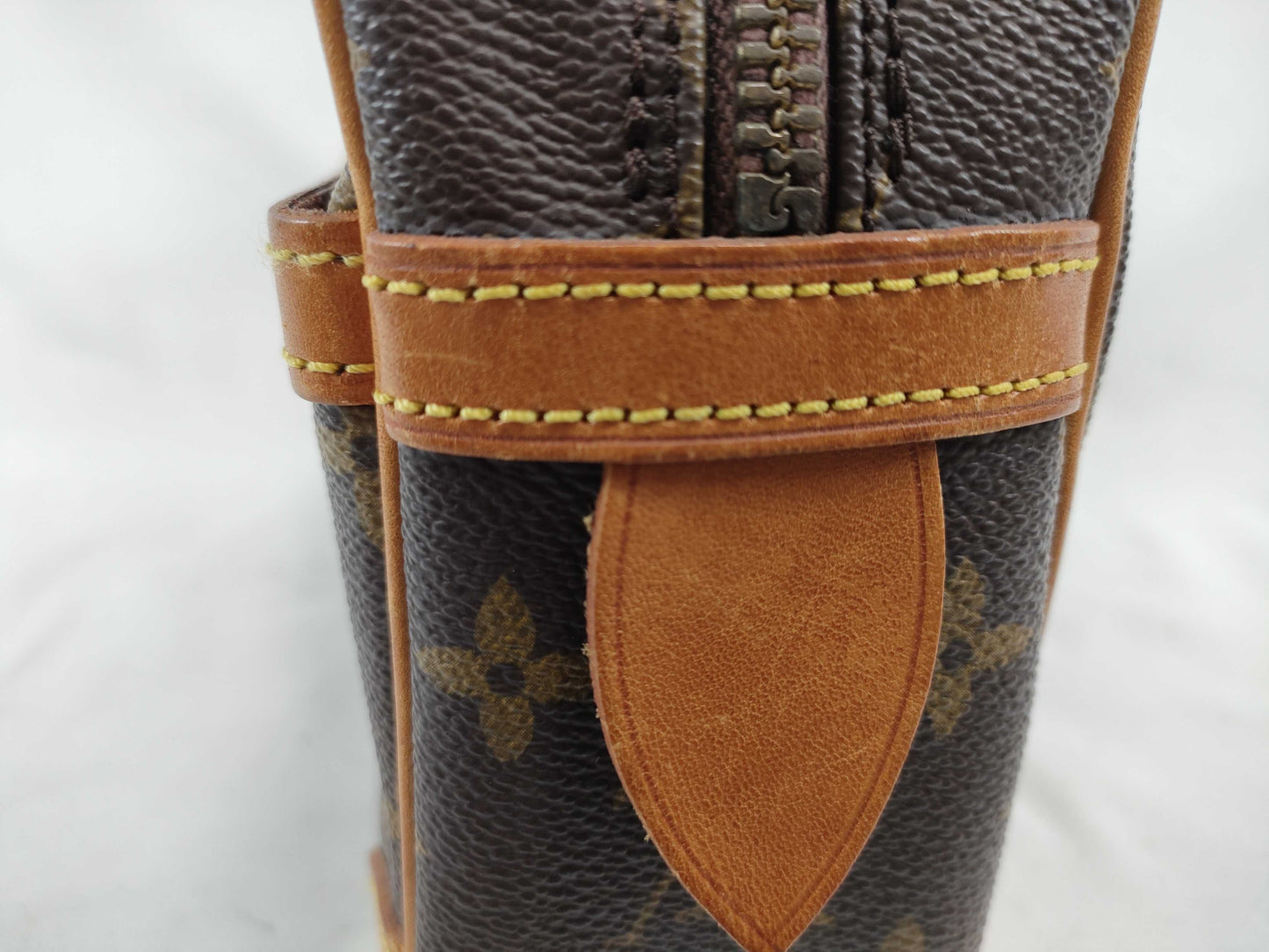 LOUIS VUITTON Unidentified Monogram Louis Vuitton Bag Second Bag