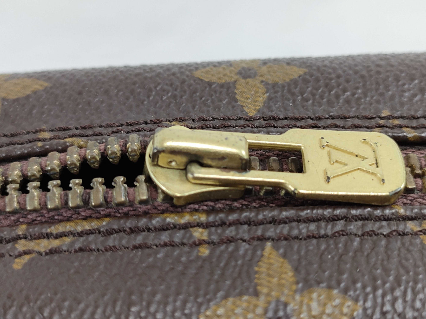 LOUIS VUITTON Unidentified Monogram Louis Vuitton Bag Second Bag