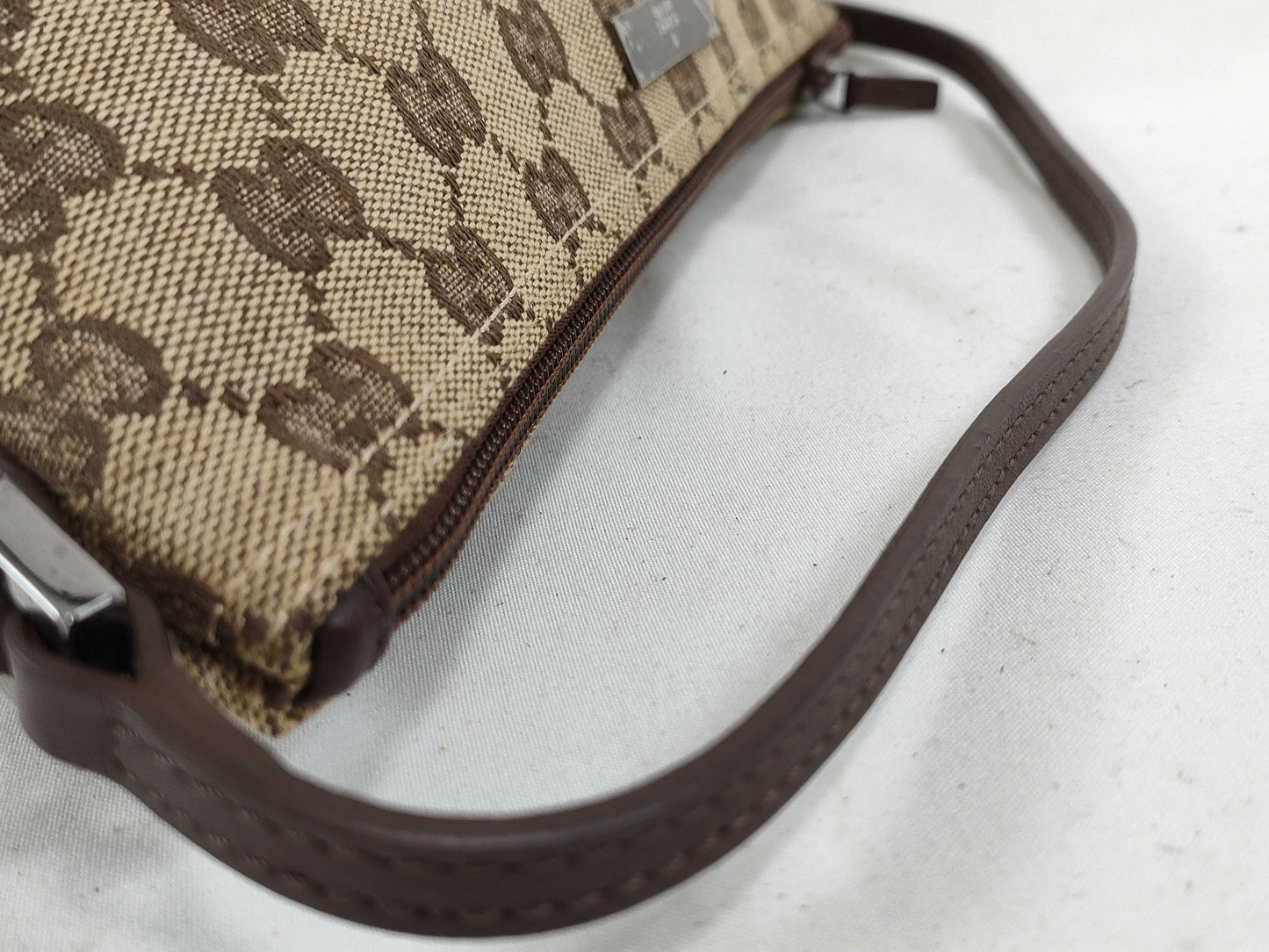 GUCCI GG Canvas GUCCI Pouch Pouch