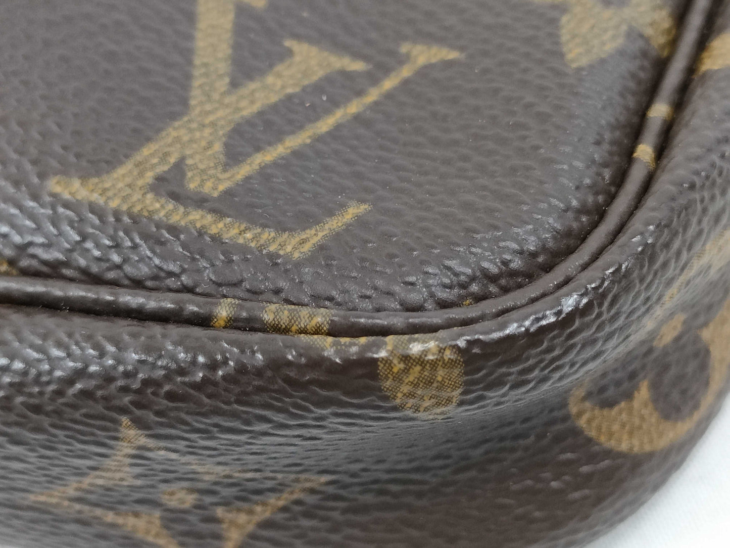 LOUIS VUITTON Monogram LV Pochette Pouch