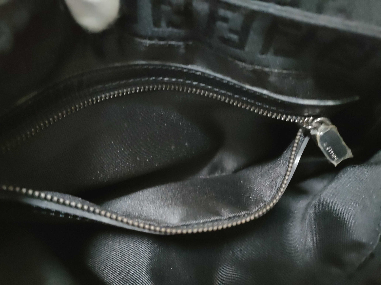 FENDI Zucca pattern Zucchino shoulder bag in black canvas and leather, 8BR320