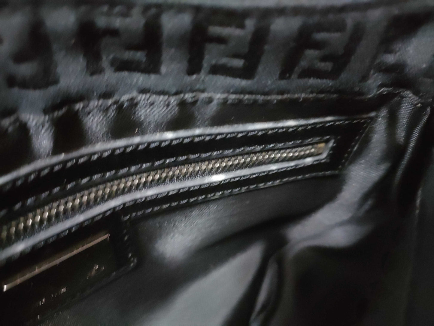FENDI Zucca pattern Zucchino shoulder bag in black canvas and leather, 8BR320
