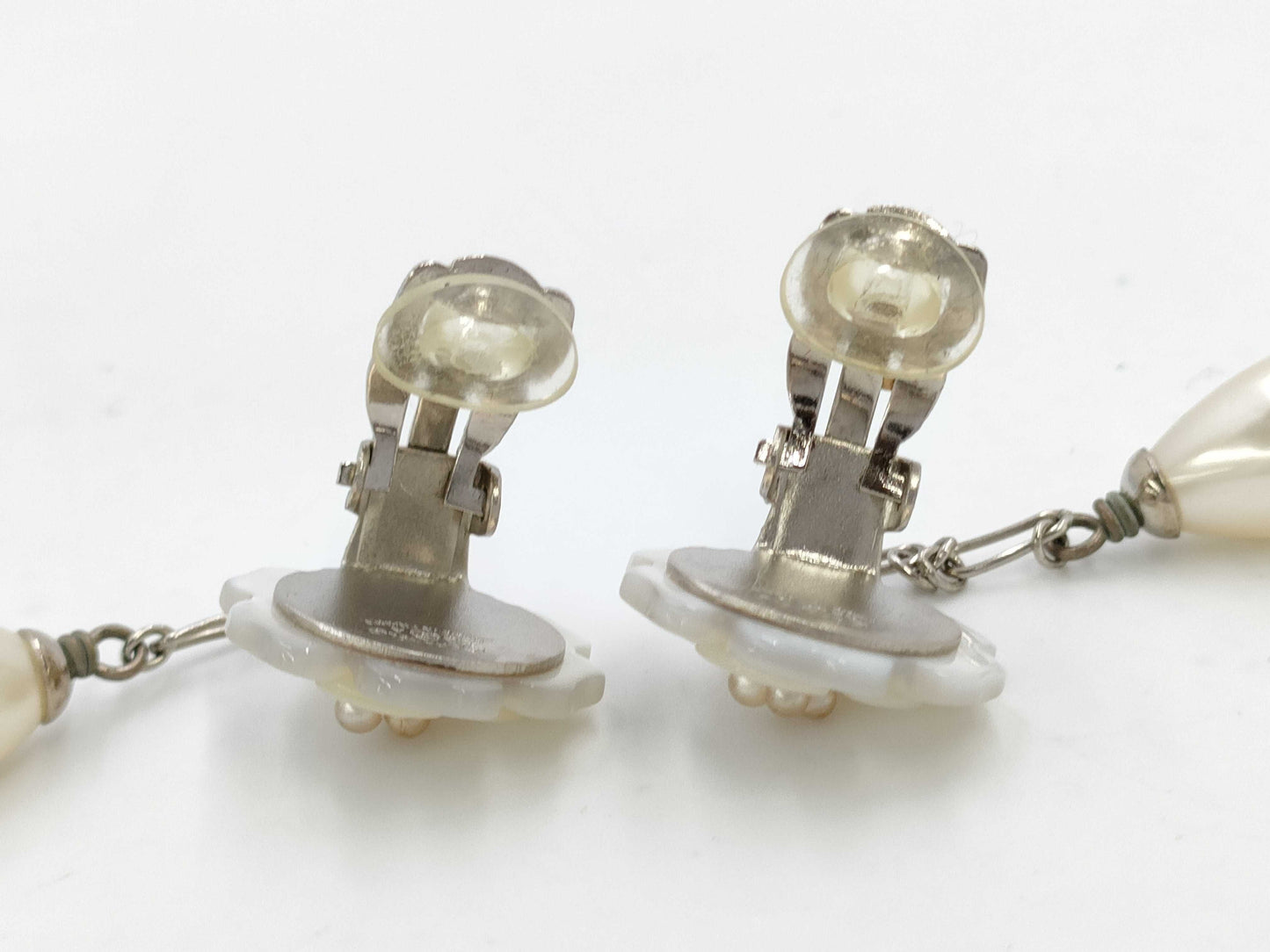 CHANEL Pearl 98A Earrings