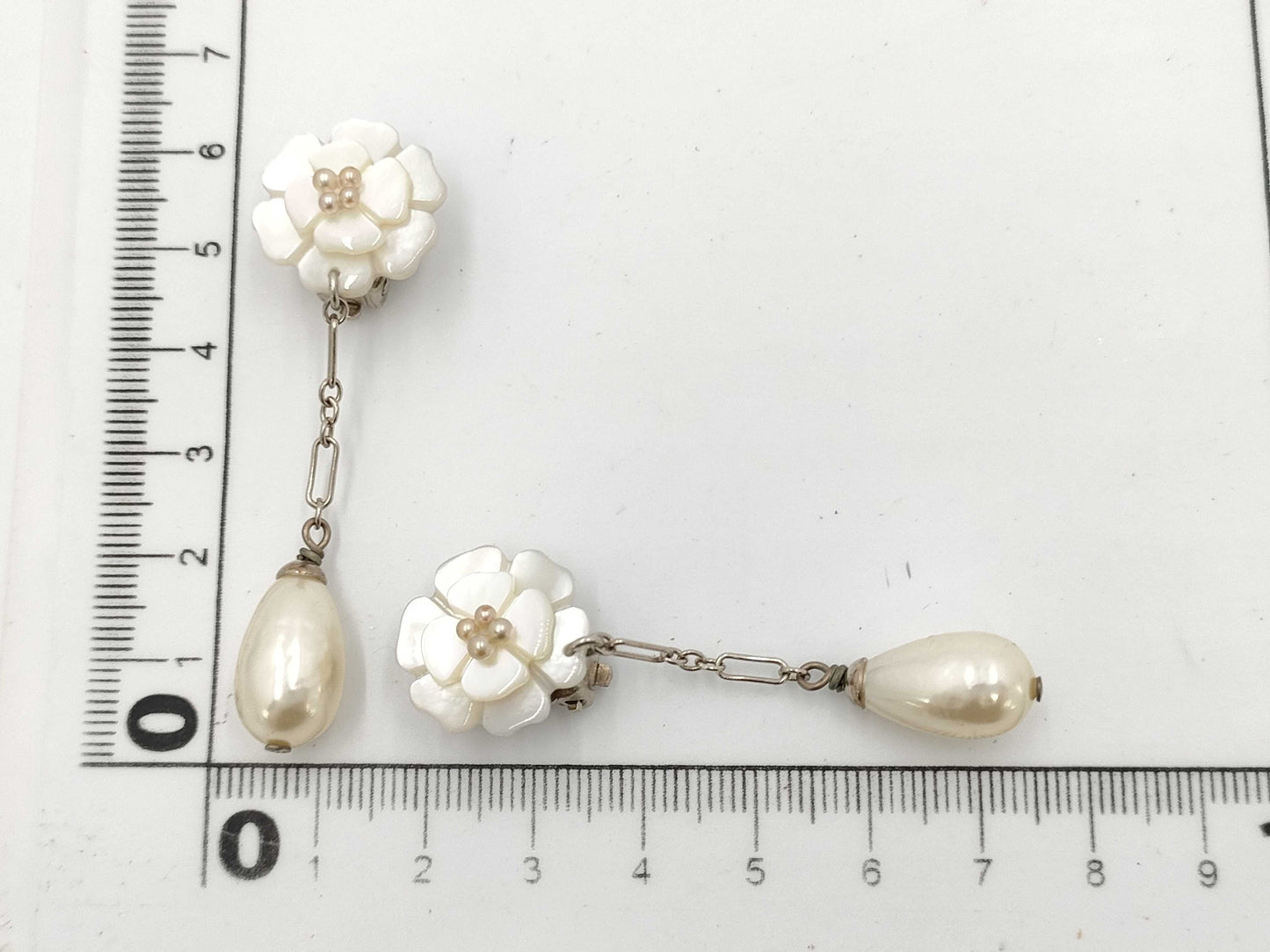 CHANEL Pearl 98A Earrings