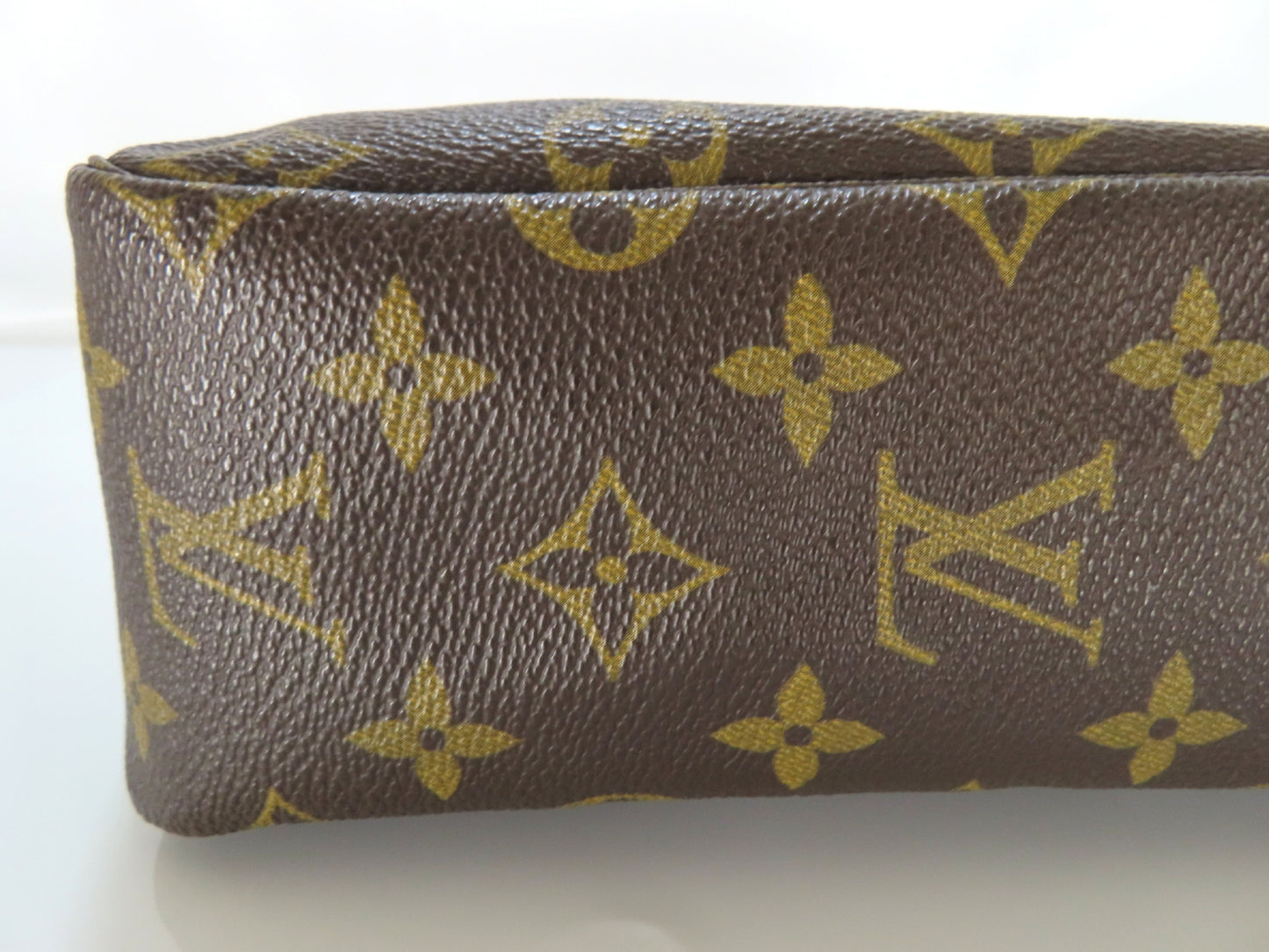 LOUIS VUITTON Monogram Truss Toilette 28 M47522 No.8912 Pouch