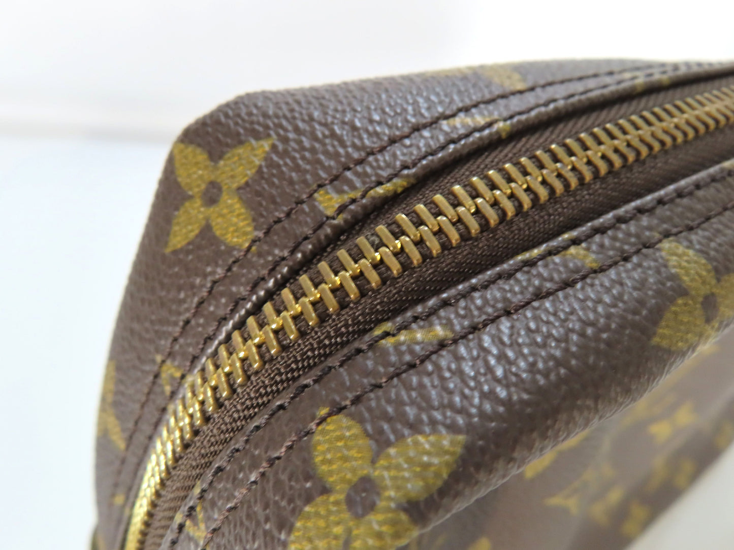LOUIS VUITTON Monogram Truss Toilette 28 M47522 No.8912 Pouch