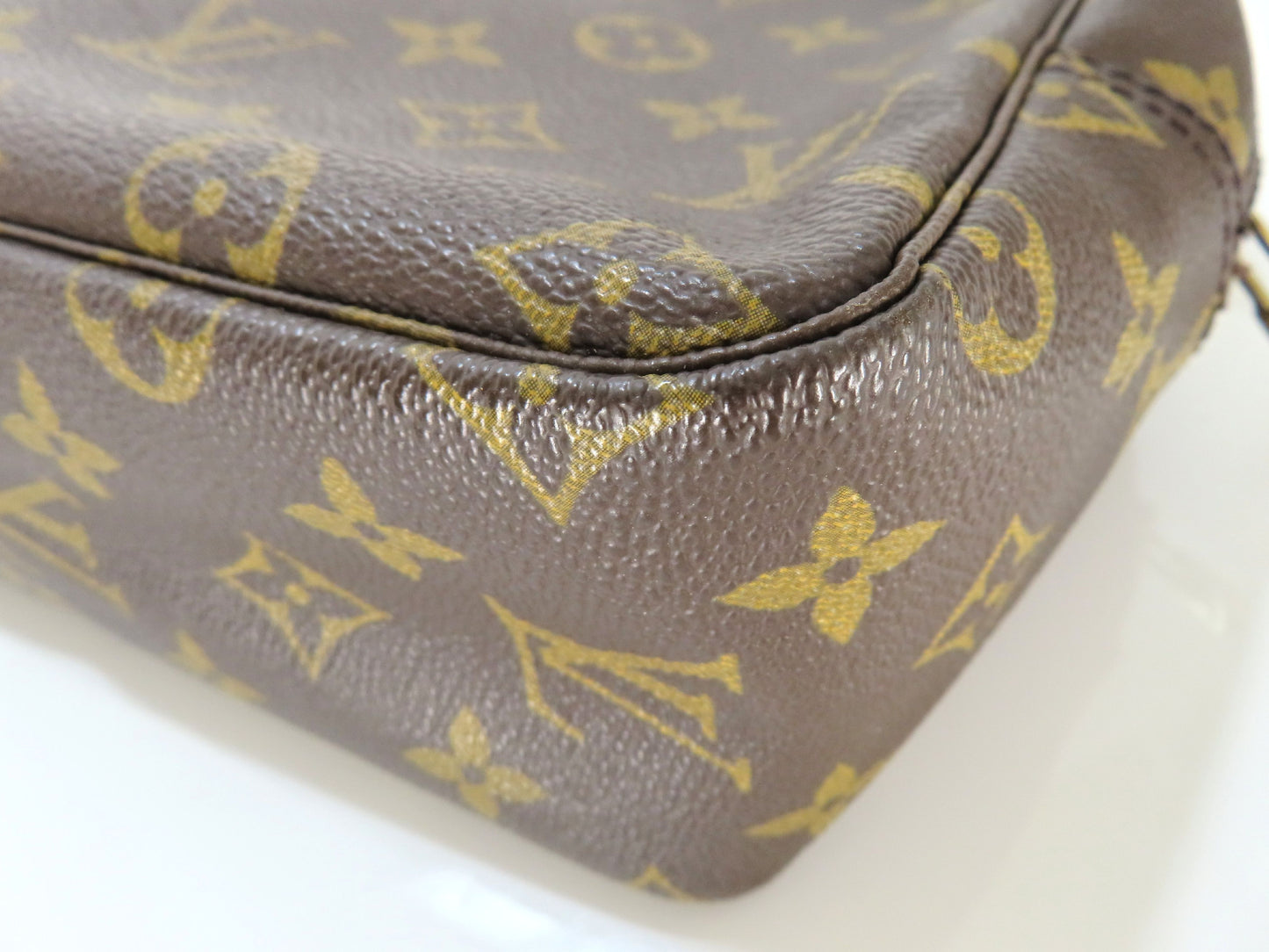 LOUIS VUITTON Monogram Truss Toilette 28 M47522 No.8912 Pouch