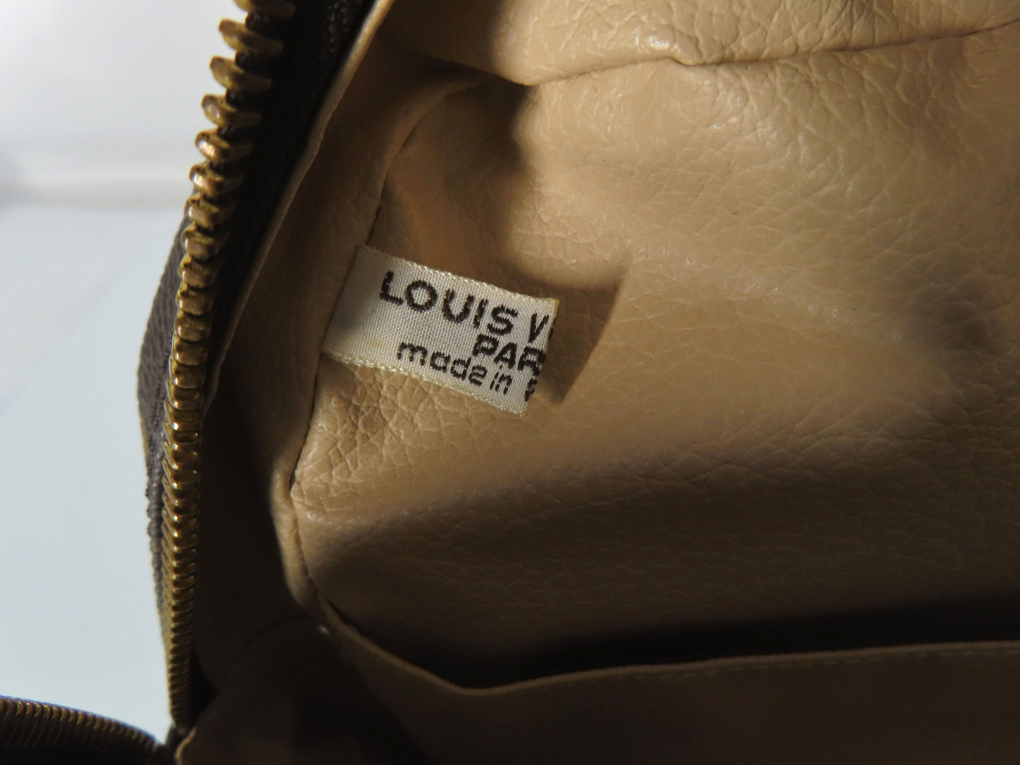LOUIS VUITTON Monogram Truss Toilette 28 M47522 No.8912 Pouch