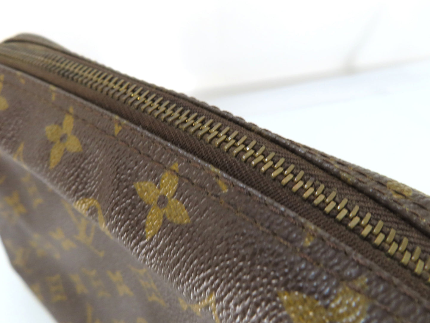 LOUIS VUITTON Monogram Truss Toilette 28 M47522 882NO Pouch