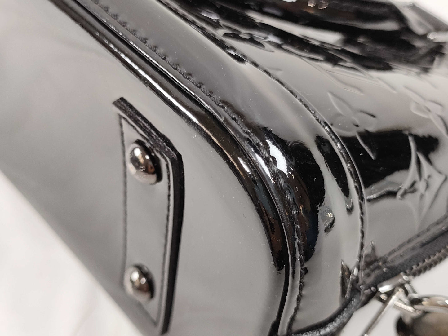 LOUIS VUITTON FL 5103 RFID Unverified Vernis Louis Vuitton Alma BB Handbag