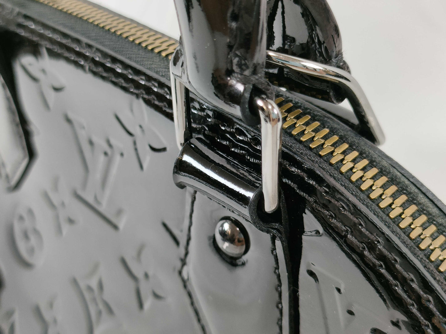 LOUIS VUITTON FL 5103 RFID Unverified Vernis Louis Vuitton Alma BB Handbag