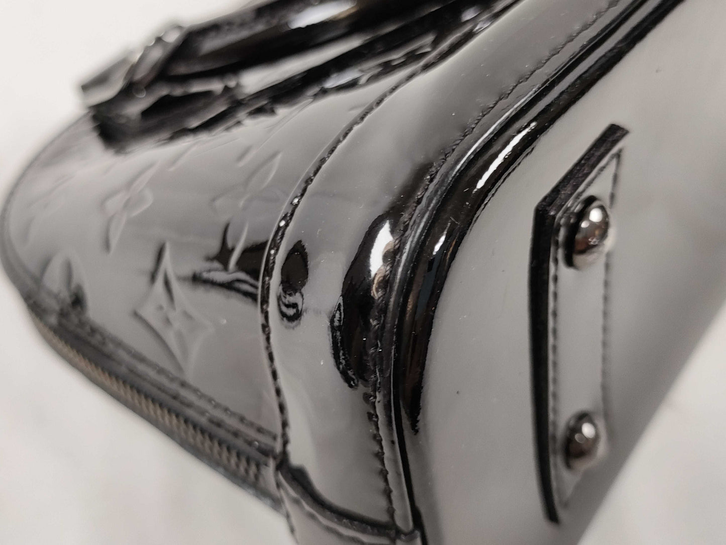 LOUIS VUITTON FL 5103 RFID Unverified Vernis Louis Vuitton Alma BB Handbag