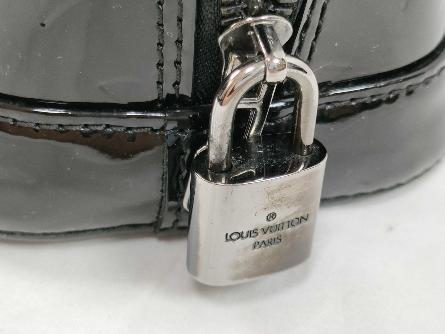 LOUIS VUITTON FL 5103 RFID Unverified Vernis Louis Vuitton Alma BB Handbag