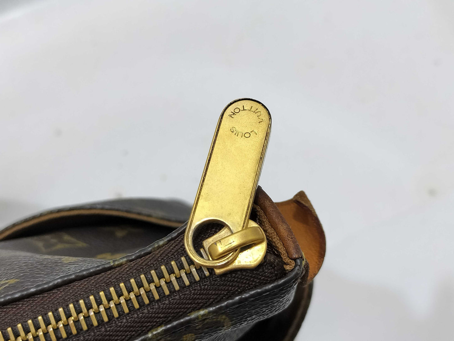 LOUIS VUITTON MB 2089 Monogram Louis Vuitton Handbag Tote Bag