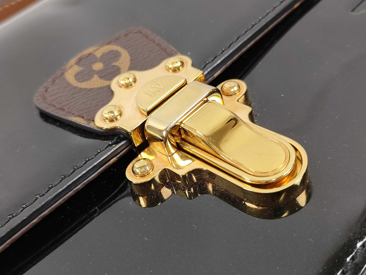 LOUIS VUITTON PL 2158 RFID Verified Monogram Louis Vuitton Message Shoulder Bag Handbag