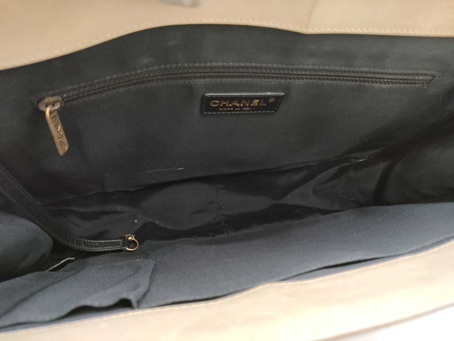 CHANEL shoulder bag