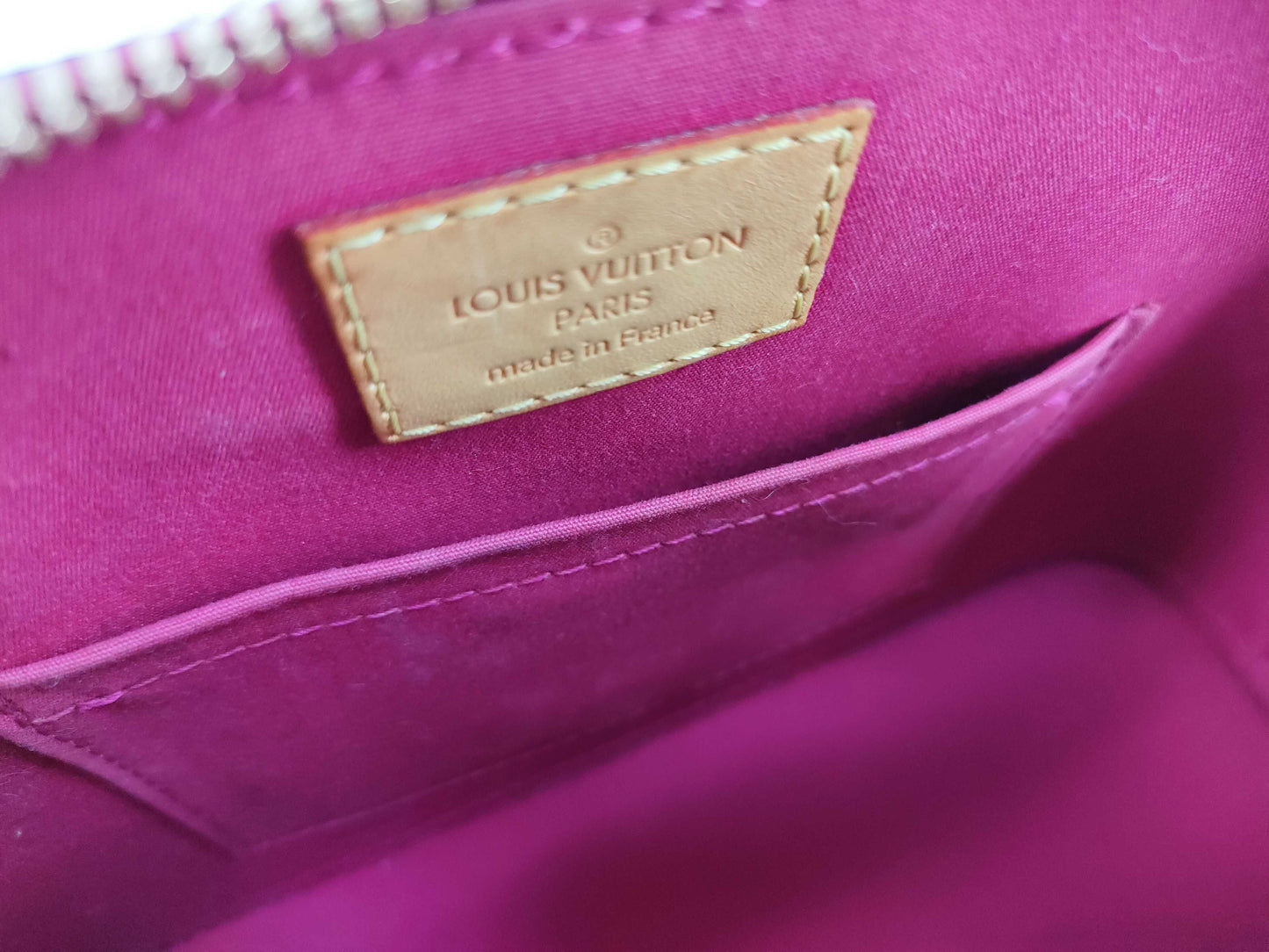 LOUIS VUITTON Vernis Louis Vuitton Alma BB Handbag with Serial Number