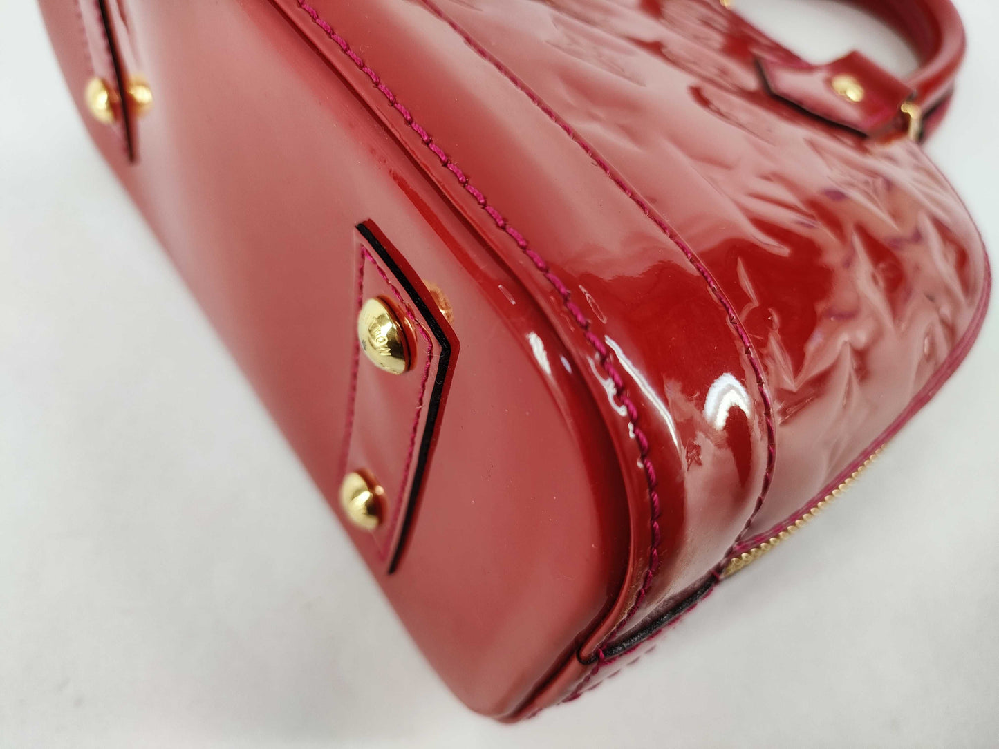 LOUIS VUITTON Vernis Louis Vuitton Alma BB Handbag with Serial Number