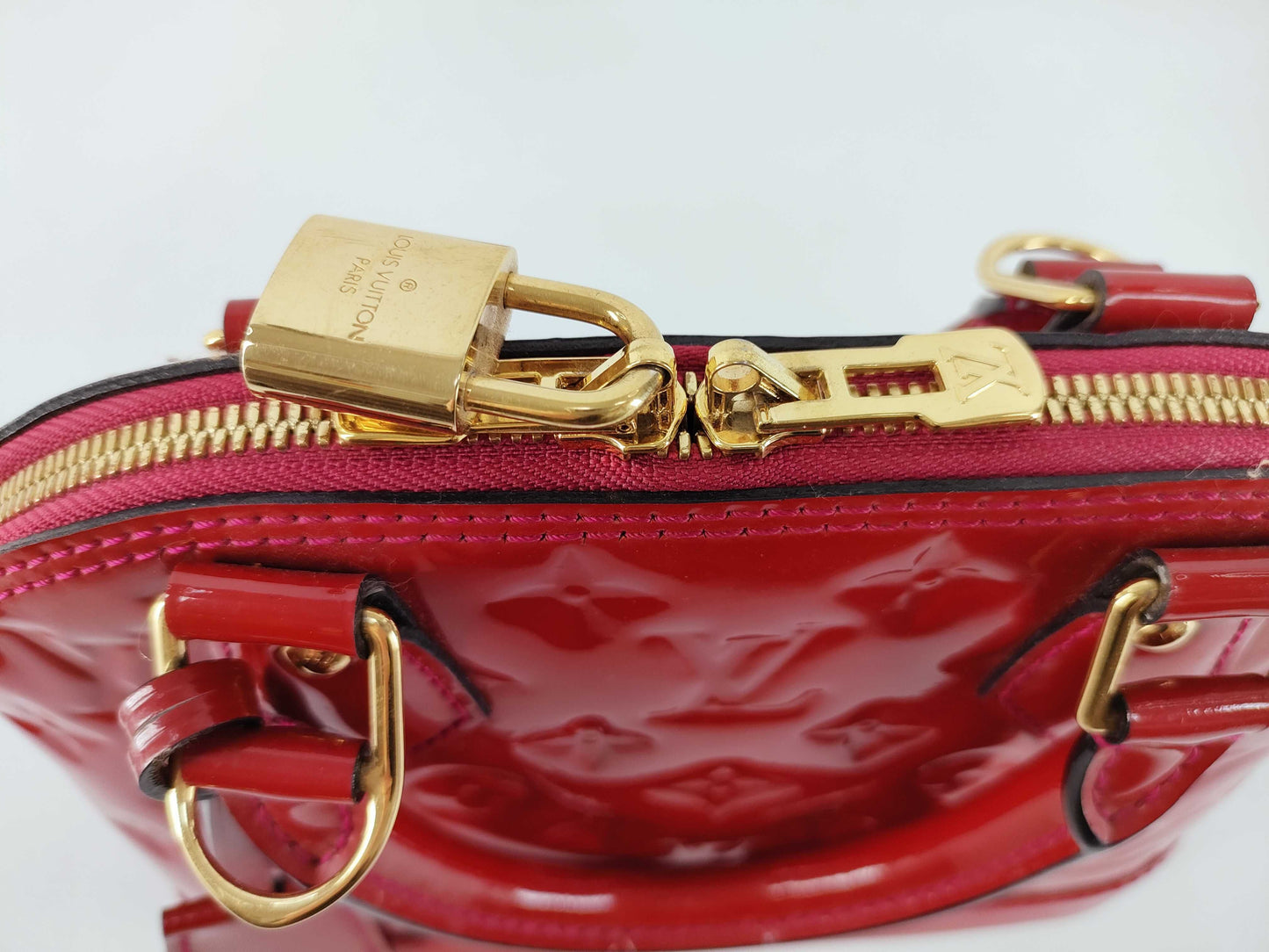 LOUIS VUITTON Vernis Louis Vuitton Alma BB Handbag with Serial Number