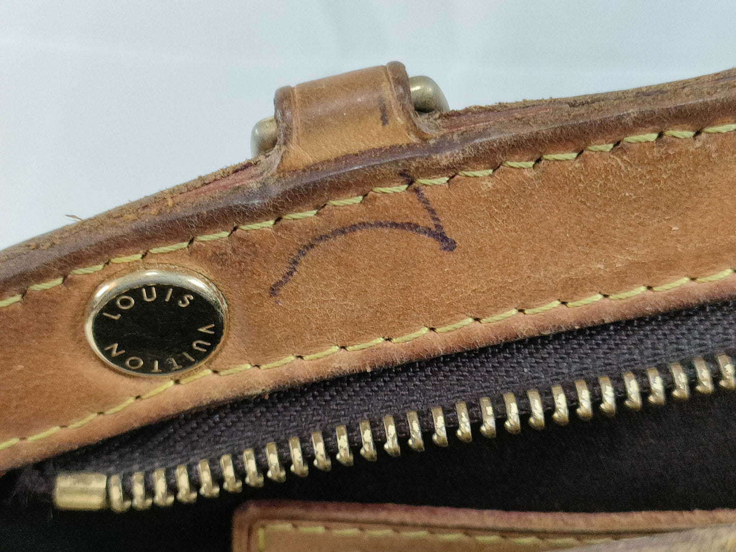 LOUIS VUITTON RFID Unverifiable Serial Number Unverifiable Vernis Louis Vuitton Handbag