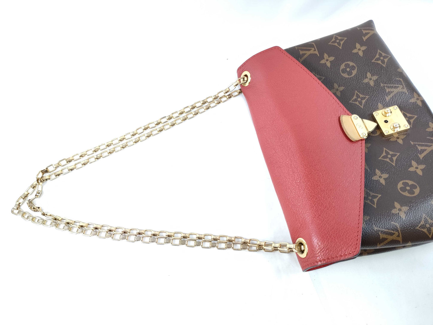 LOUIS VUITTON CA 4115 RFID Unverified Monogram Louis Vuitton Chain Shoulder Bag
