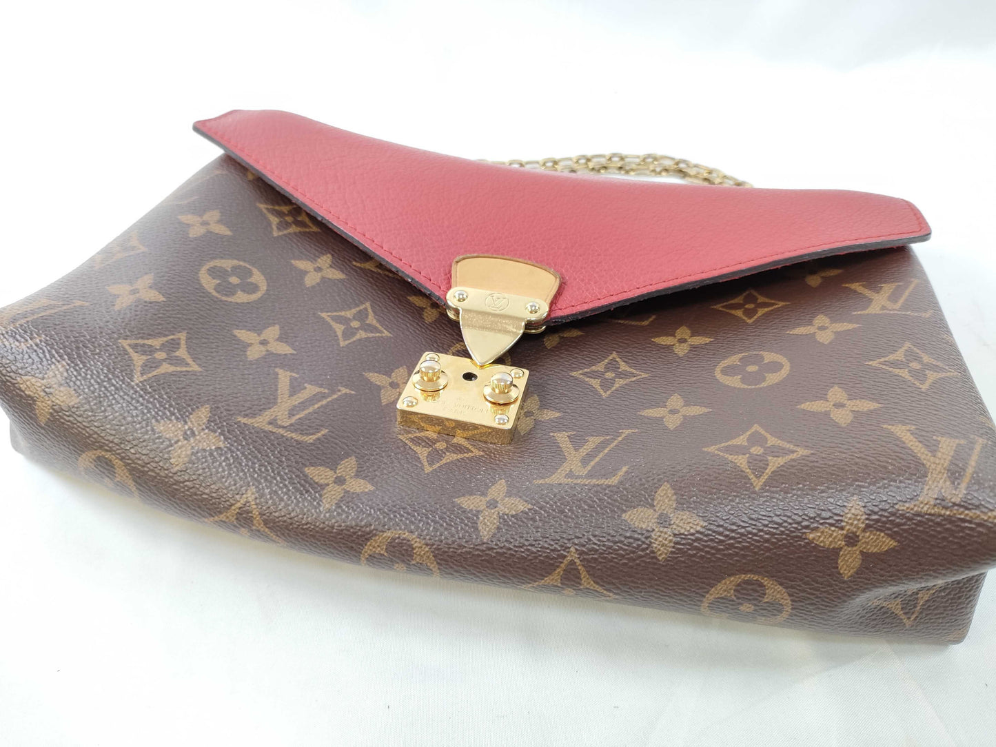 LOUIS VUITTON CA 4115 RFID Unverified Monogram Louis Vuitton Chain Shoulder Bag