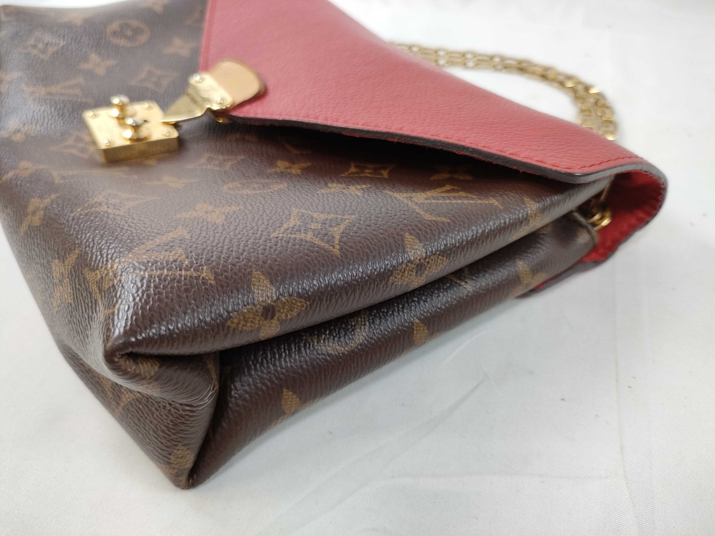 LOUIS VUITTON CA 4115 RFID Unverified Monogram Louis Vuitton Chain Shoulder Bag