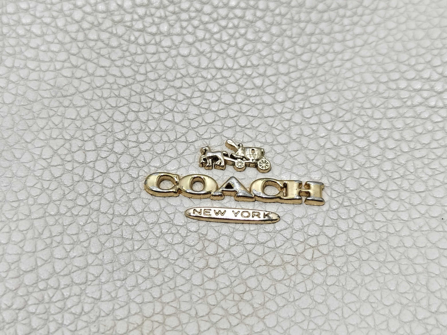 COACH White Turnlock Chain One-Shoulder Leather Tote Bag