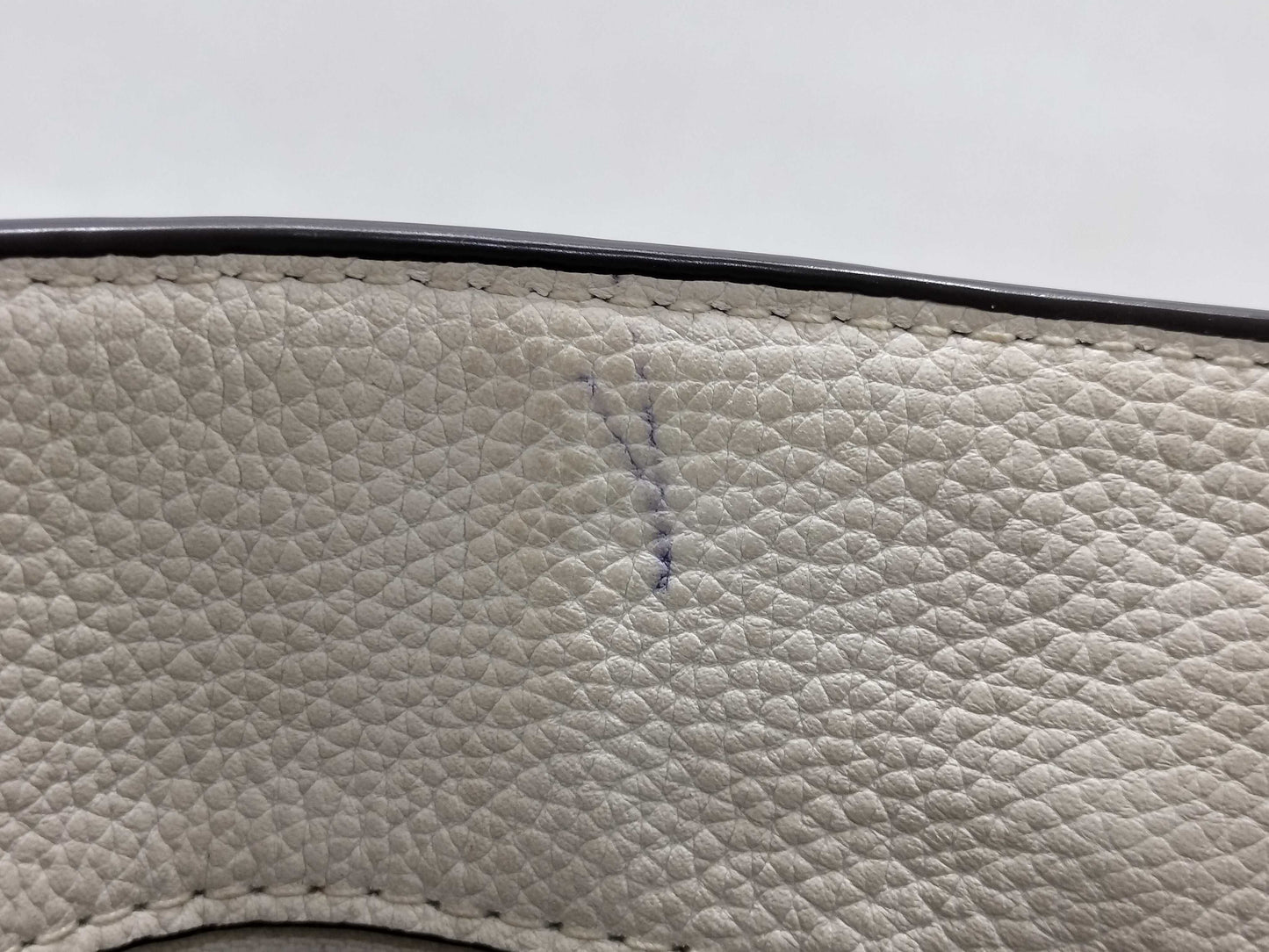 COACH White Turnlock Chain One-Shoulder Leather Tote Bag