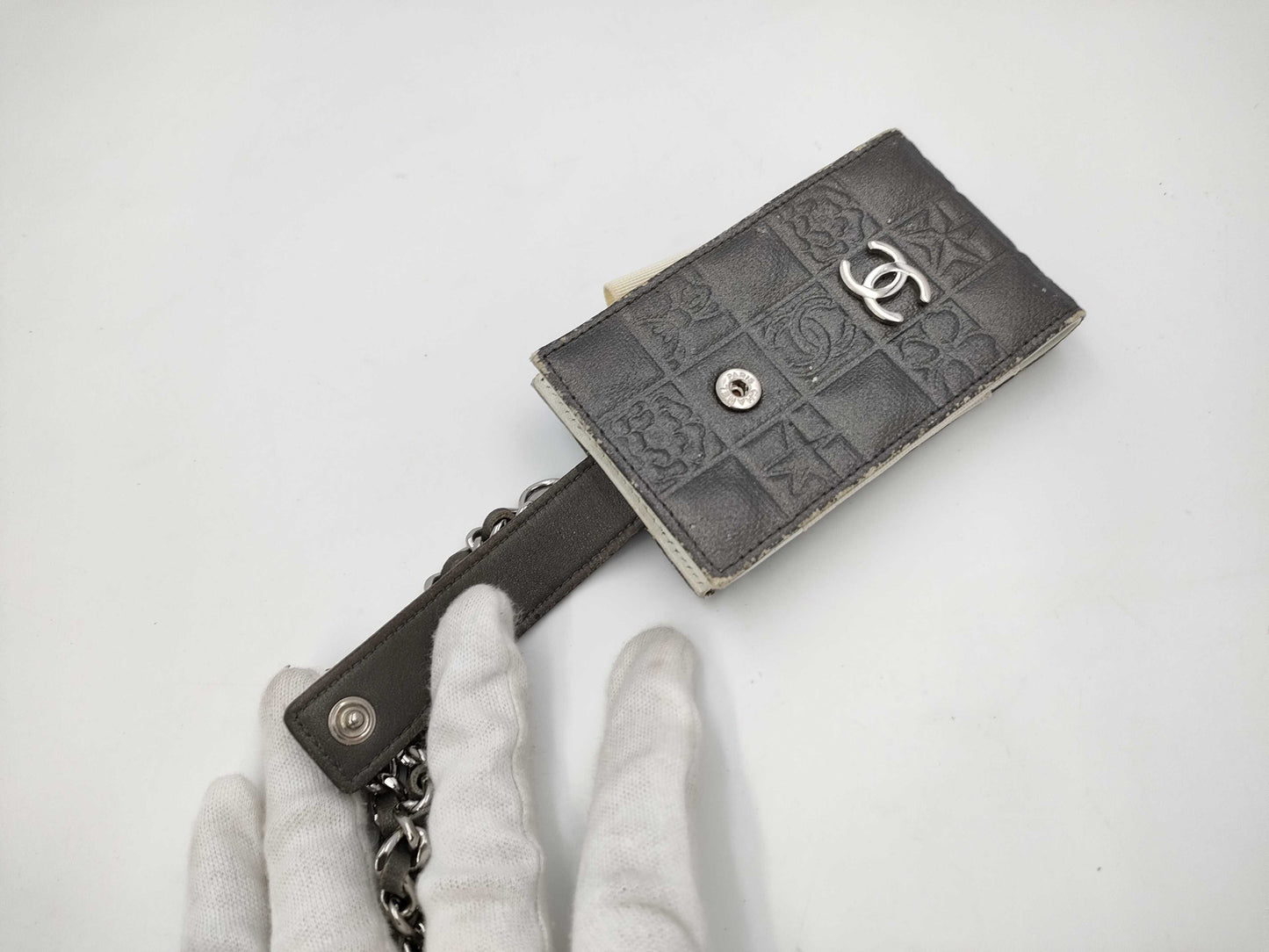 CHANEL CHANEL Mobile Phone Case Icon Silver Hardware/Chain Shoulder Other Accessories
