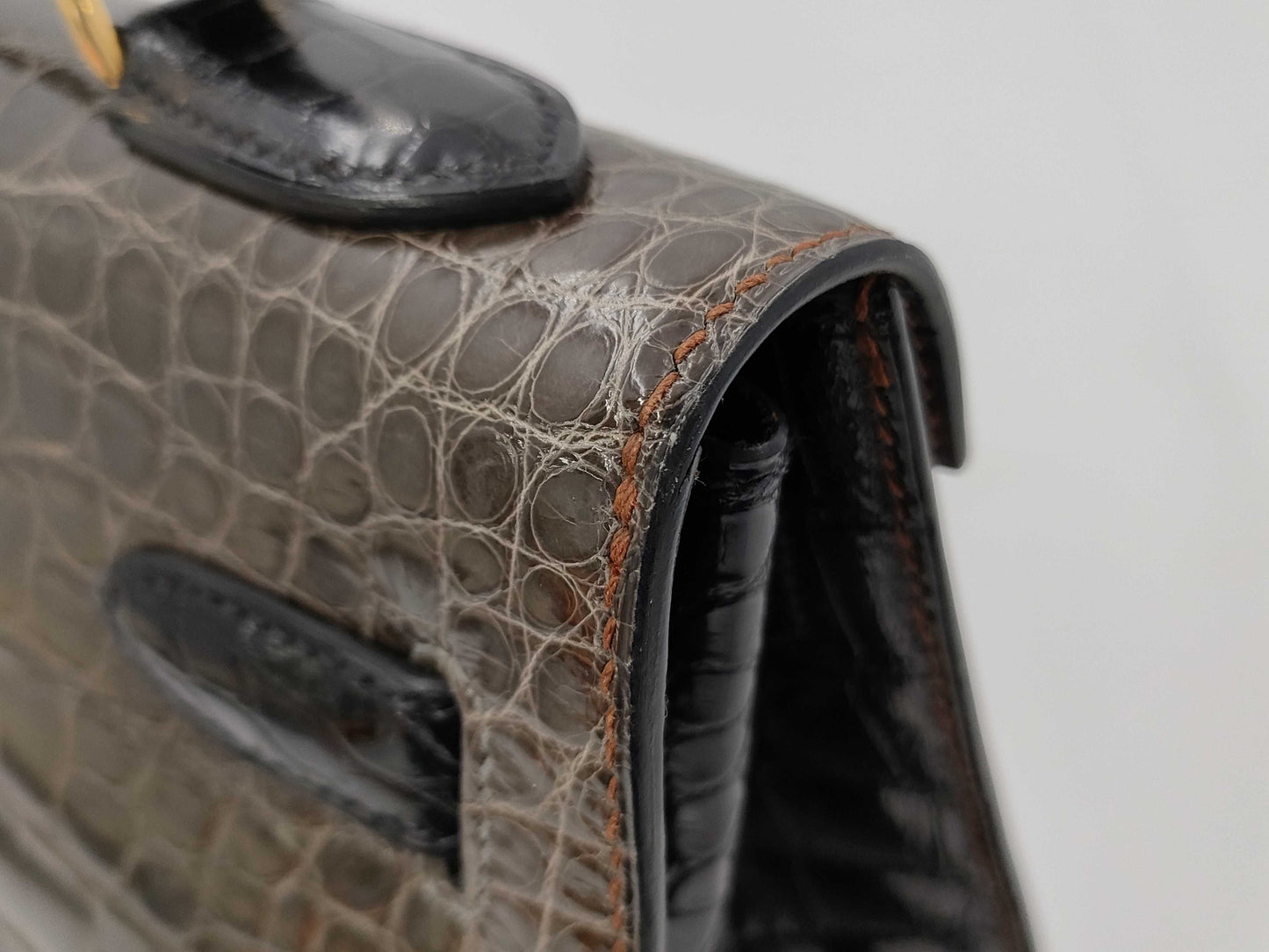 HERMES Kelly 32 Alligator Tricolore Shoulder Bag with Gold Hardware