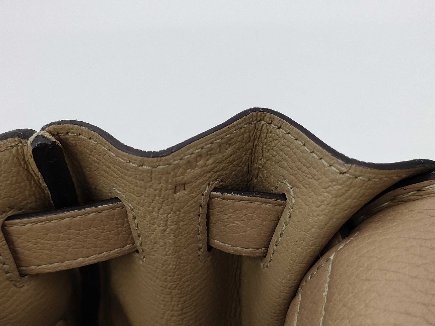 HERMES Kelly 28 Togo Trench Shoulder Bag with Gold Hardware and Z Stamp