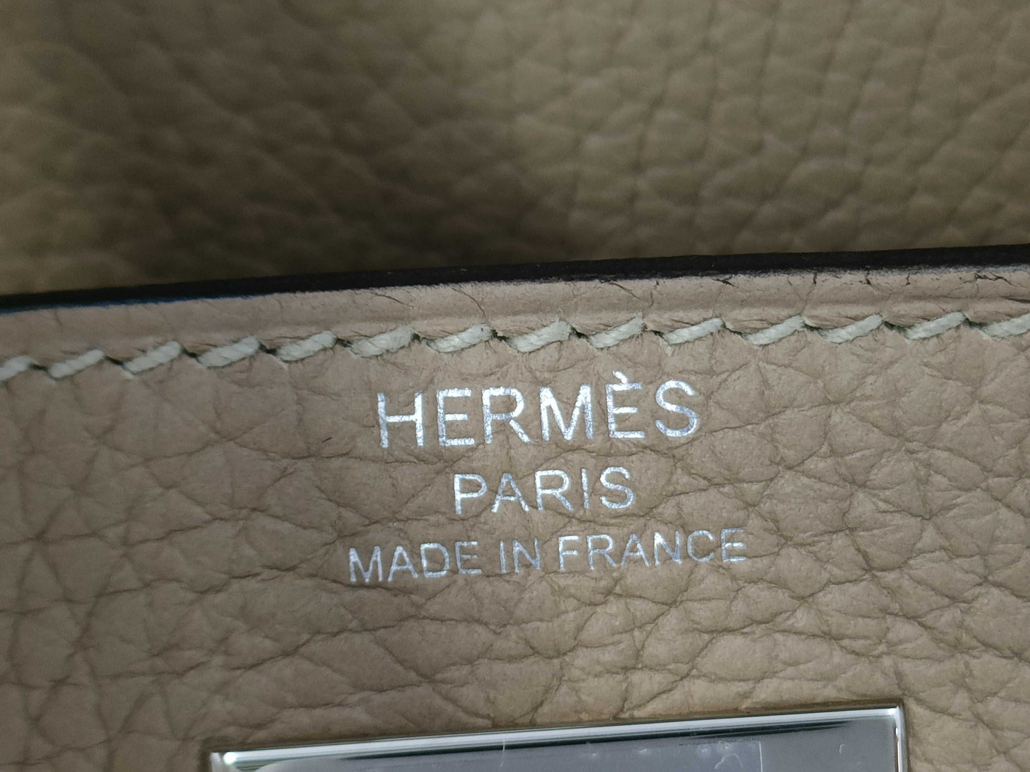 HERMES Kelly 28 Togo Trench Shoulder Bag with Gold Hardware and Z Stamp