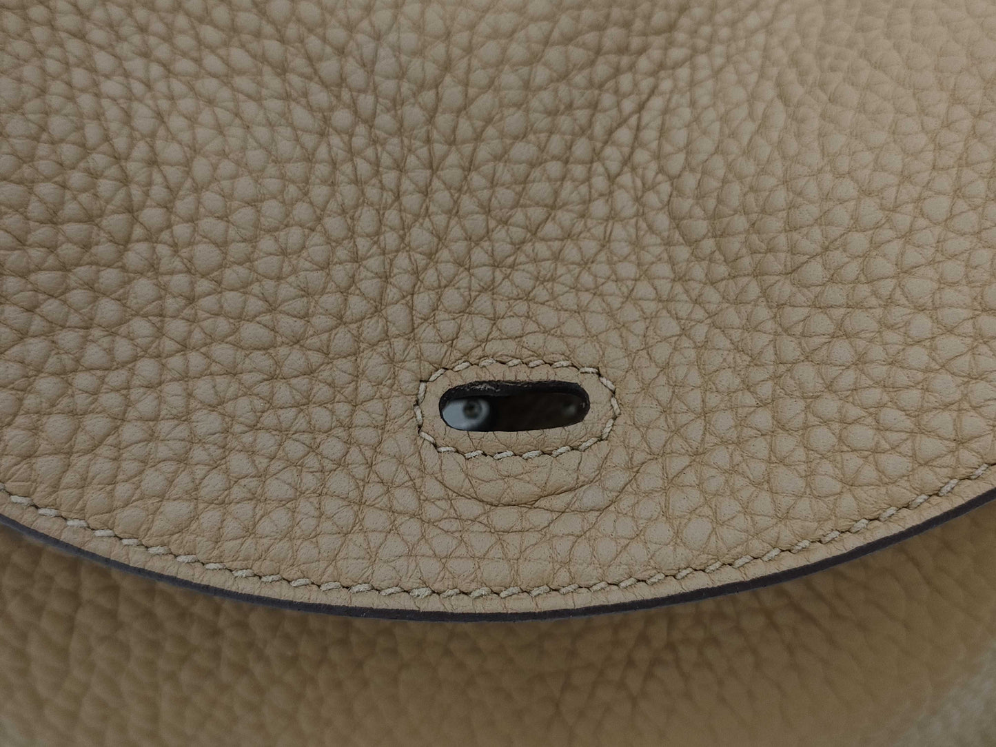 HERMES Lindy 26 Handbag in Taurillon Brown with Silver Hardware