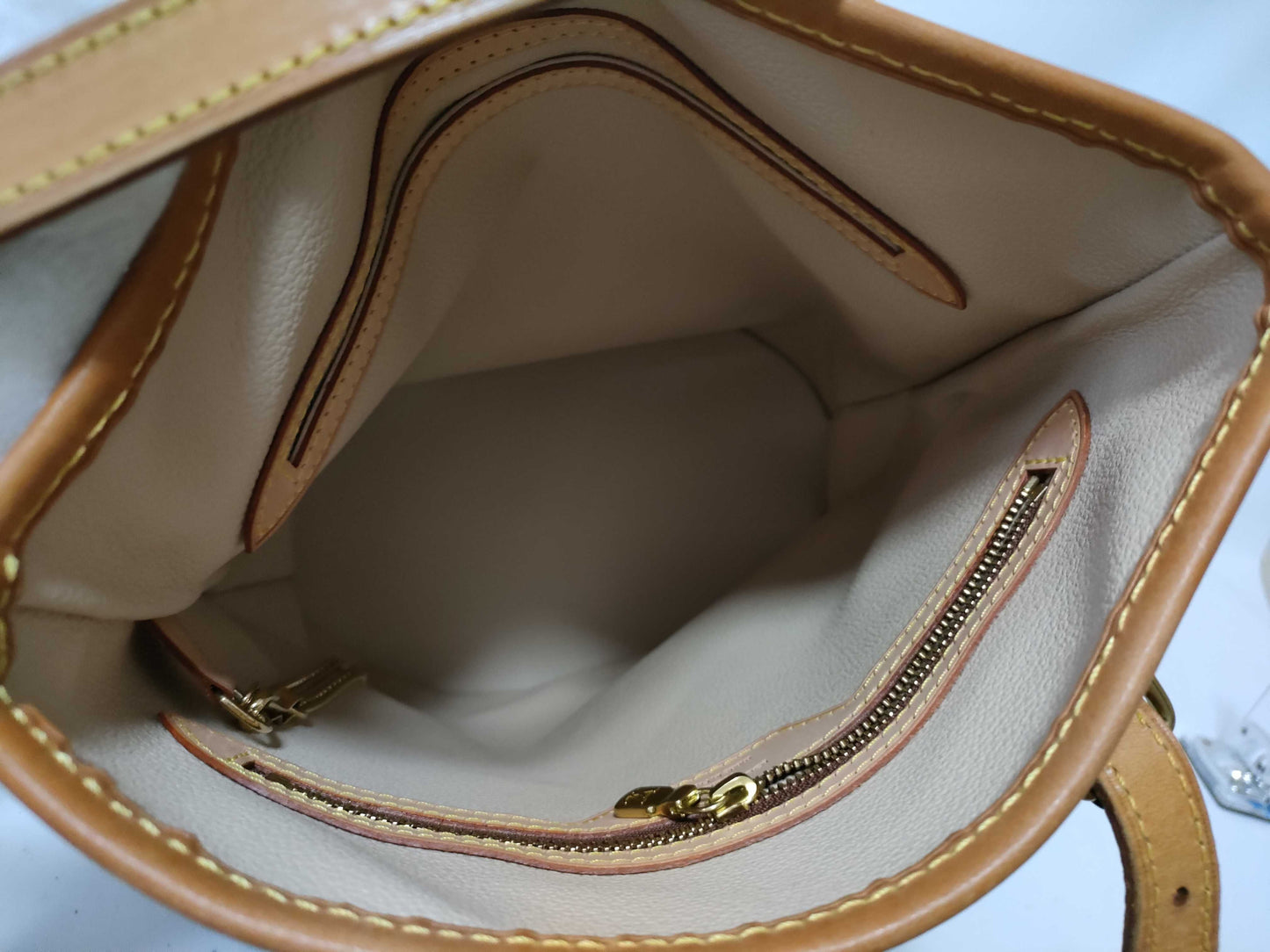 LOUIS VUITTON Monogram Louis Vuitton Bucket Shoulder Bag