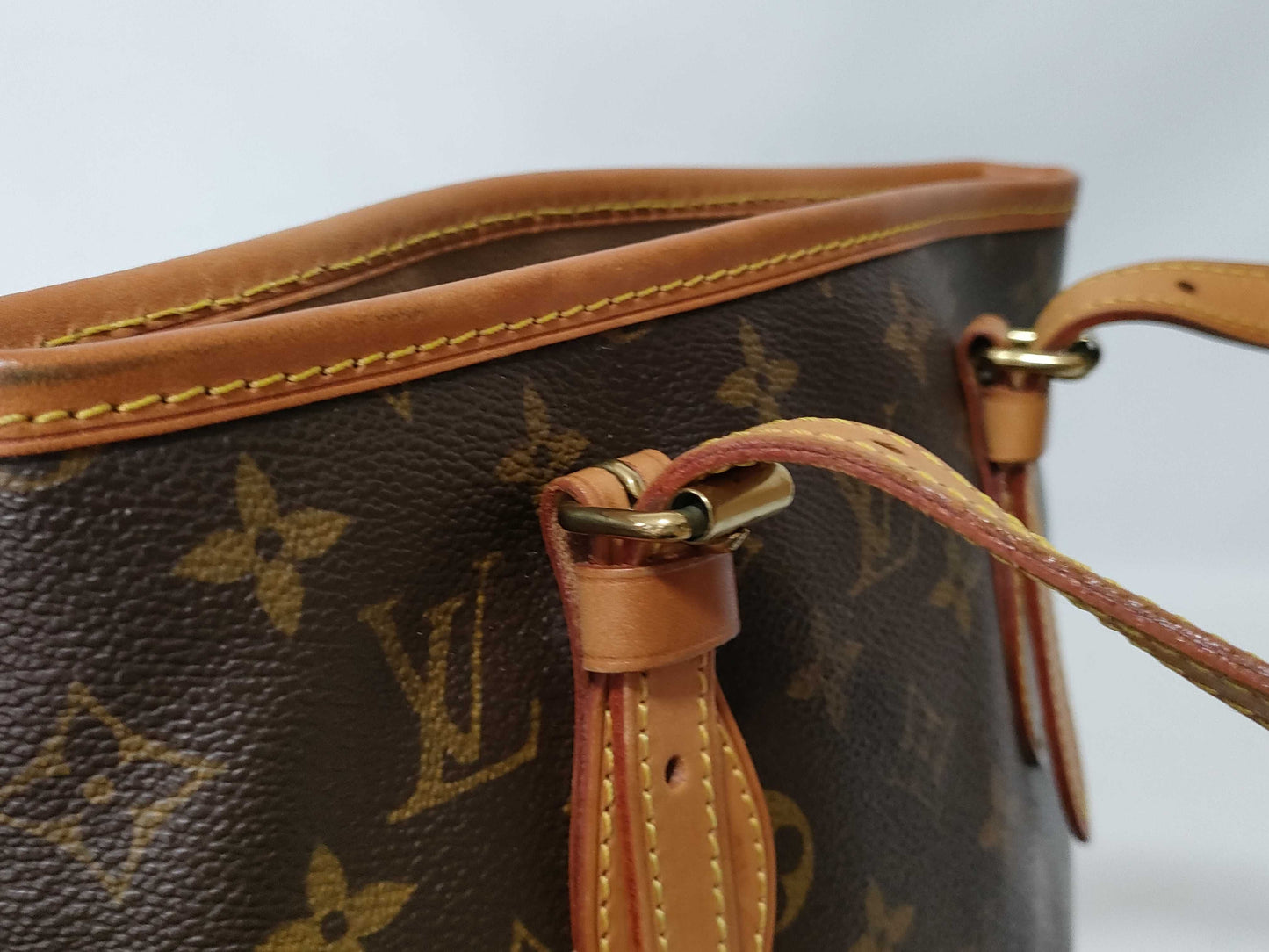 LOUIS VUITTON Monogram Louis Vuitton Bucket Shoulder Bag