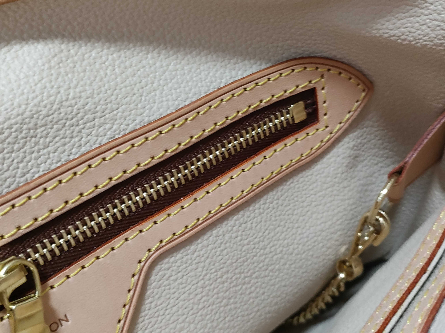 LOUIS VUITTON Monogram Louis Vuitton Bucket Shoulder Bag
