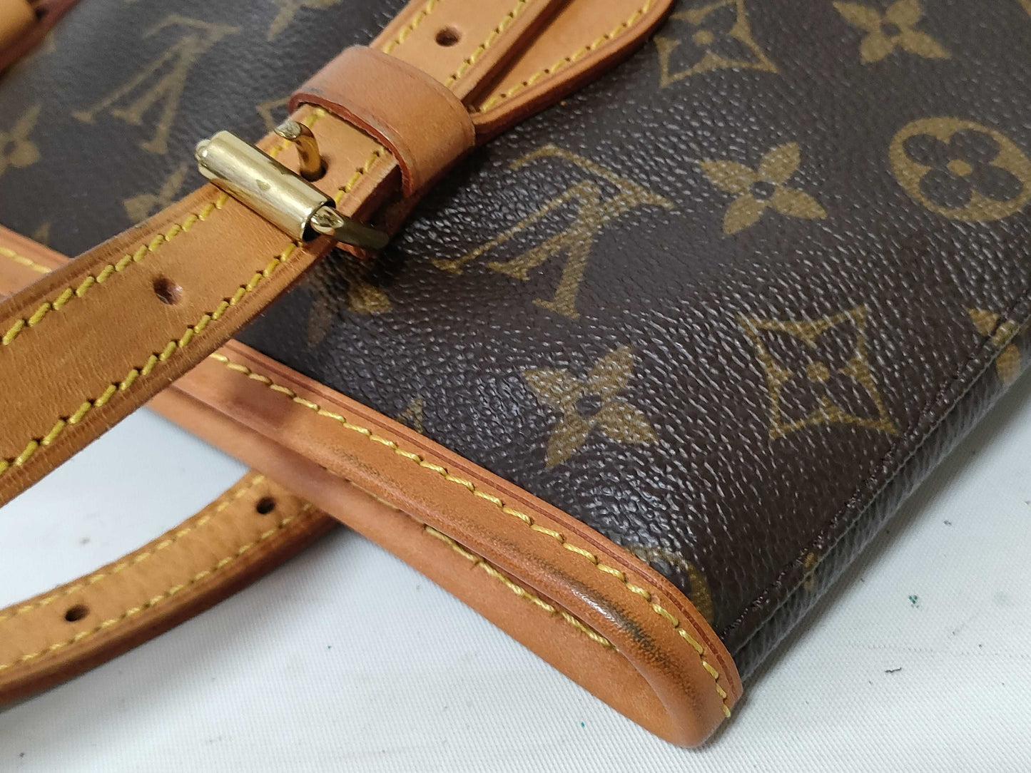 LOUIS VUITTON Monogram Louis Vuitton Bucket Shoulder Bag