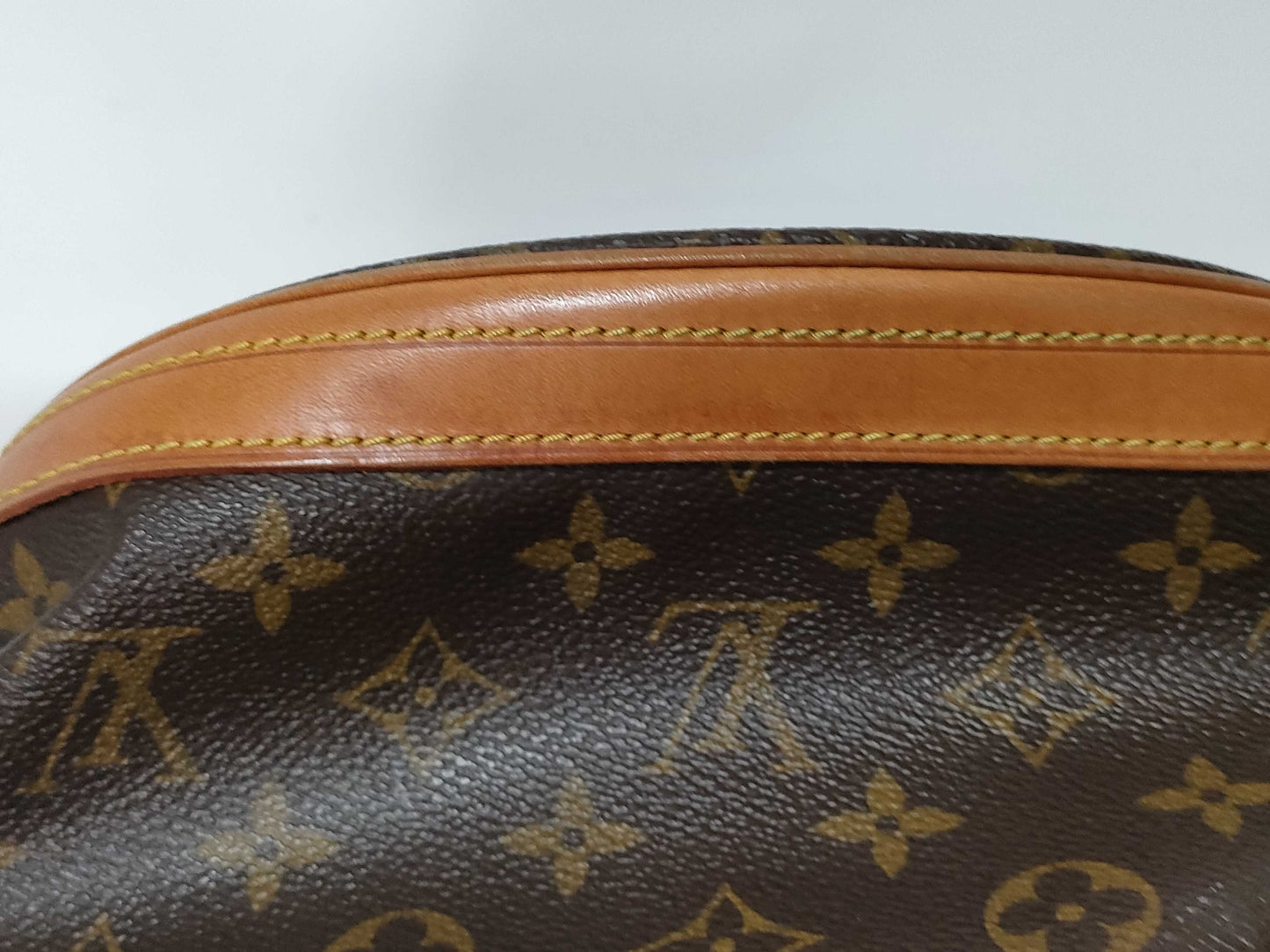 LOUIS VUITTON Monogram Louis Vuitton Bucket Shoulder Bag
