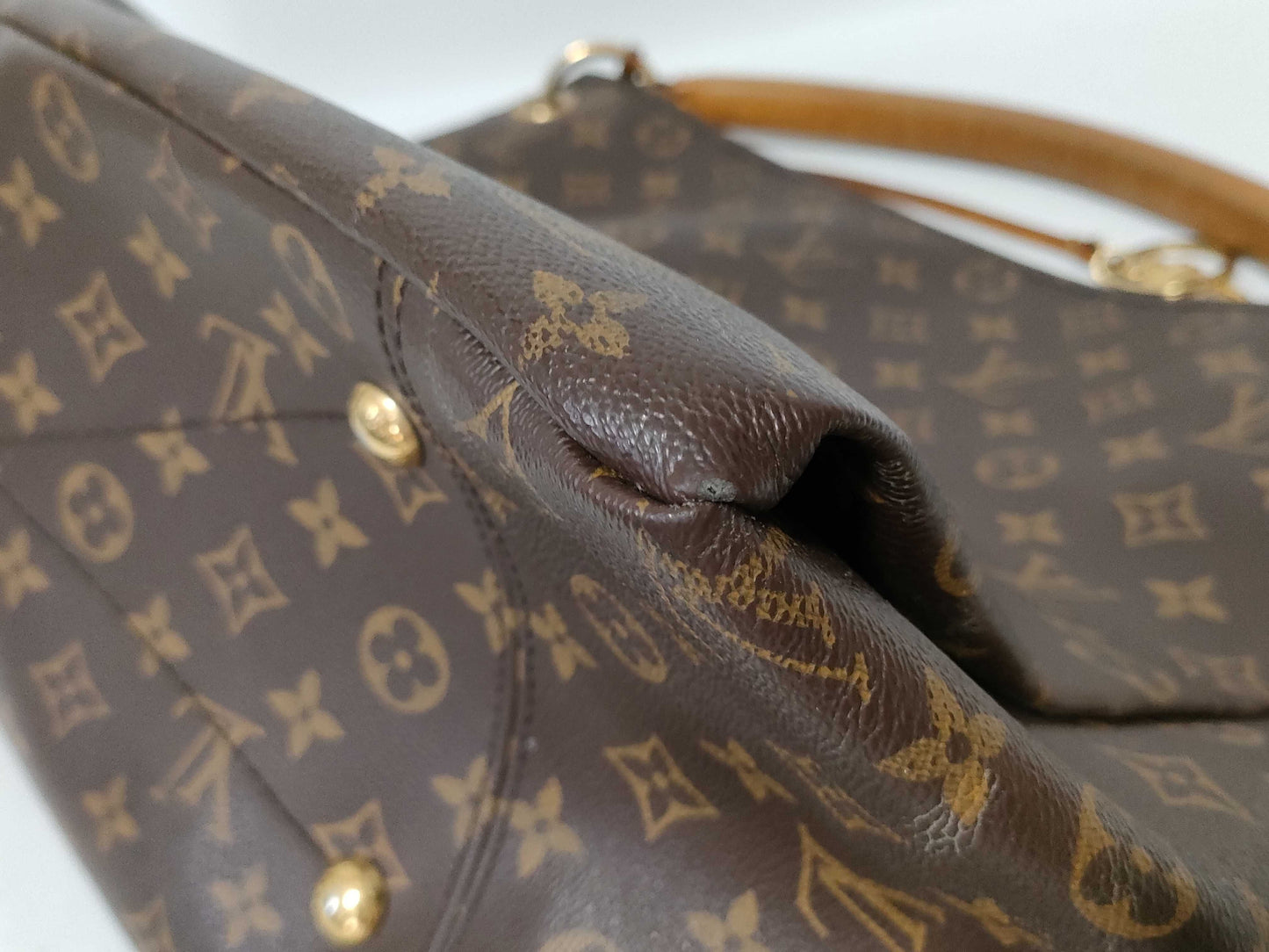LOUIS VUITTON Monogram LV Artsy Charm Shoulder Bag