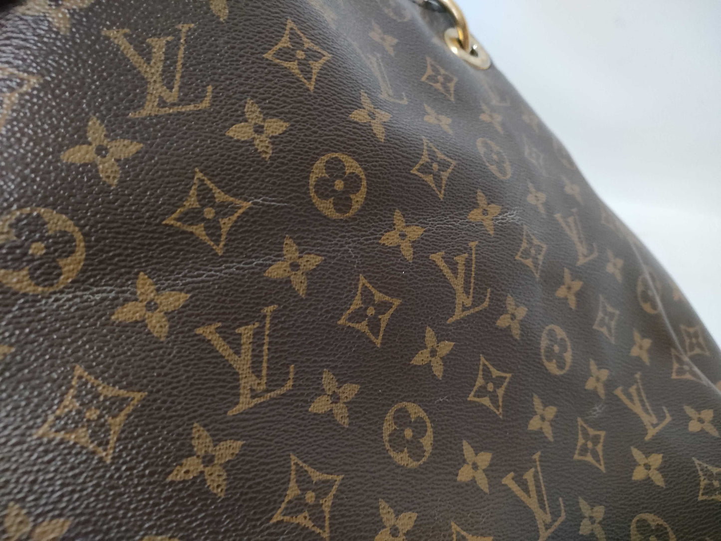LOUIS VUITTON Monogram LV Artsy Charm Shoulder Bag