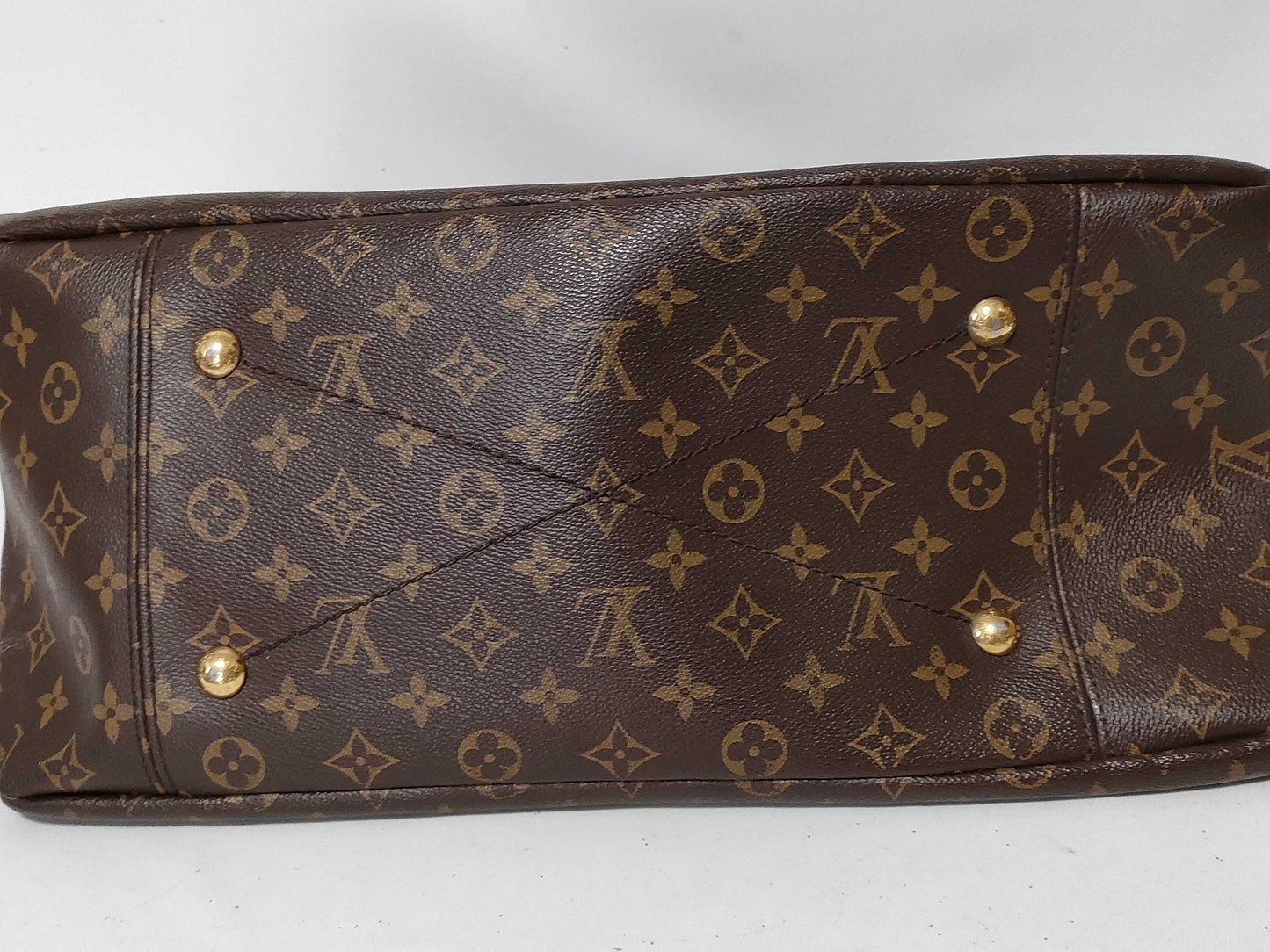 LOUIS VUITTON Monogram LV Artsy Charm Shoulder Bag