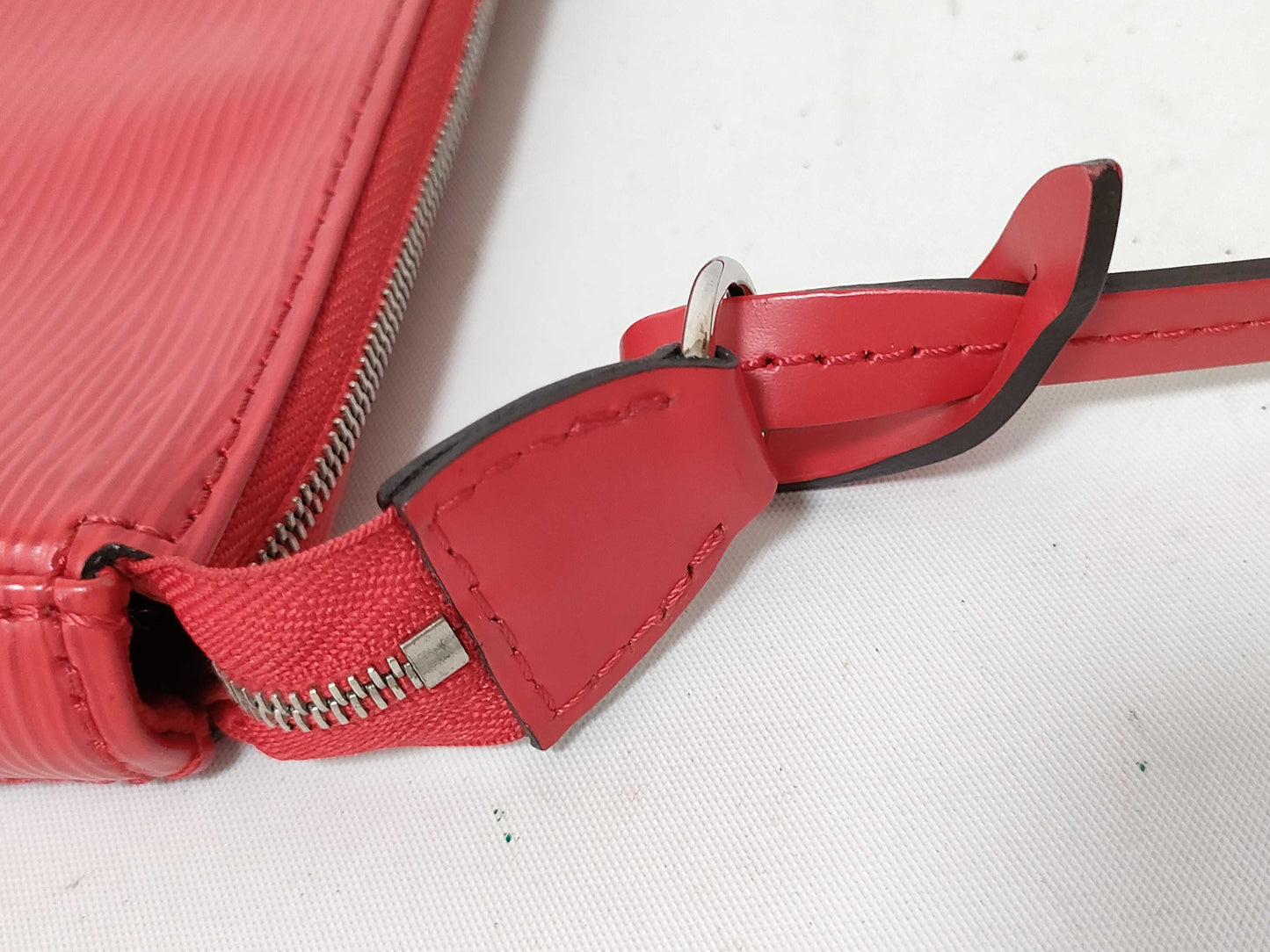 LOUIS VUITTON Epi Leather LV Pochette Accessoires Epi Shoulder Bag in Red with Silver Hardware