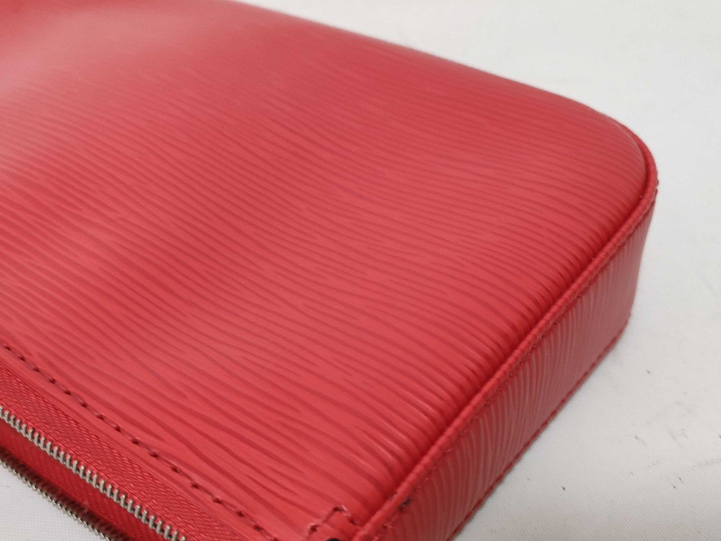 LOUIS VUITTON Epi Leather LV Pochette Accessoires Epi Shoulder Bag in Red with Silver Hardware