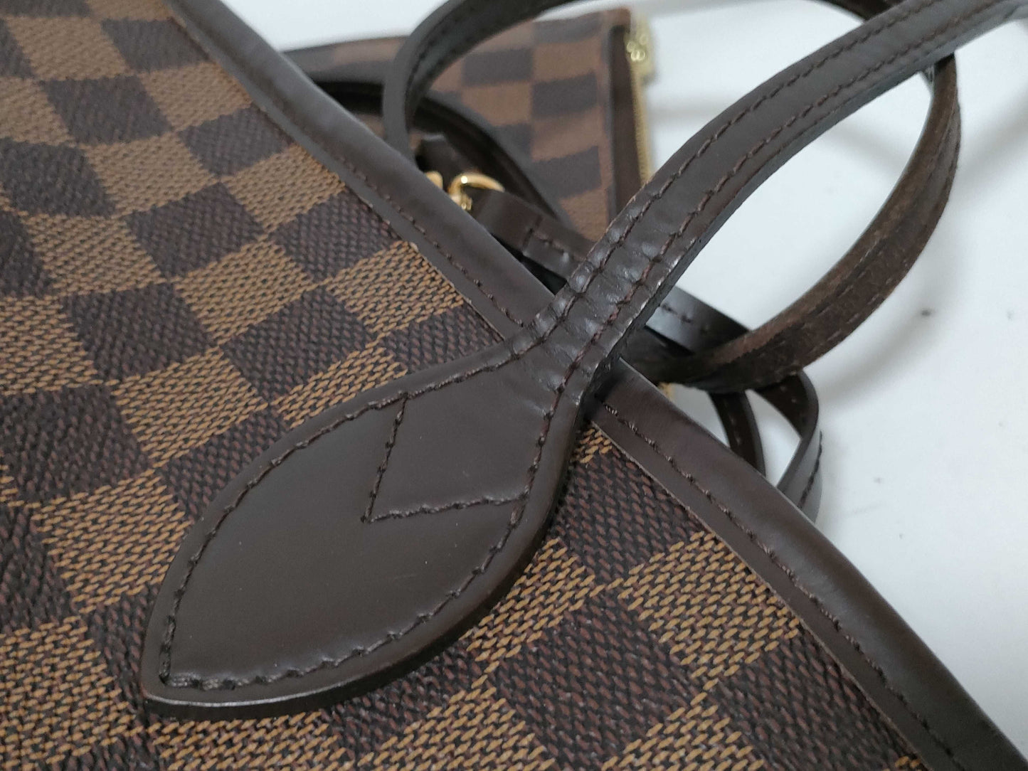 LOUIS VUITTON Damier LV Neverfull MM Damier Pouch Tote Bag