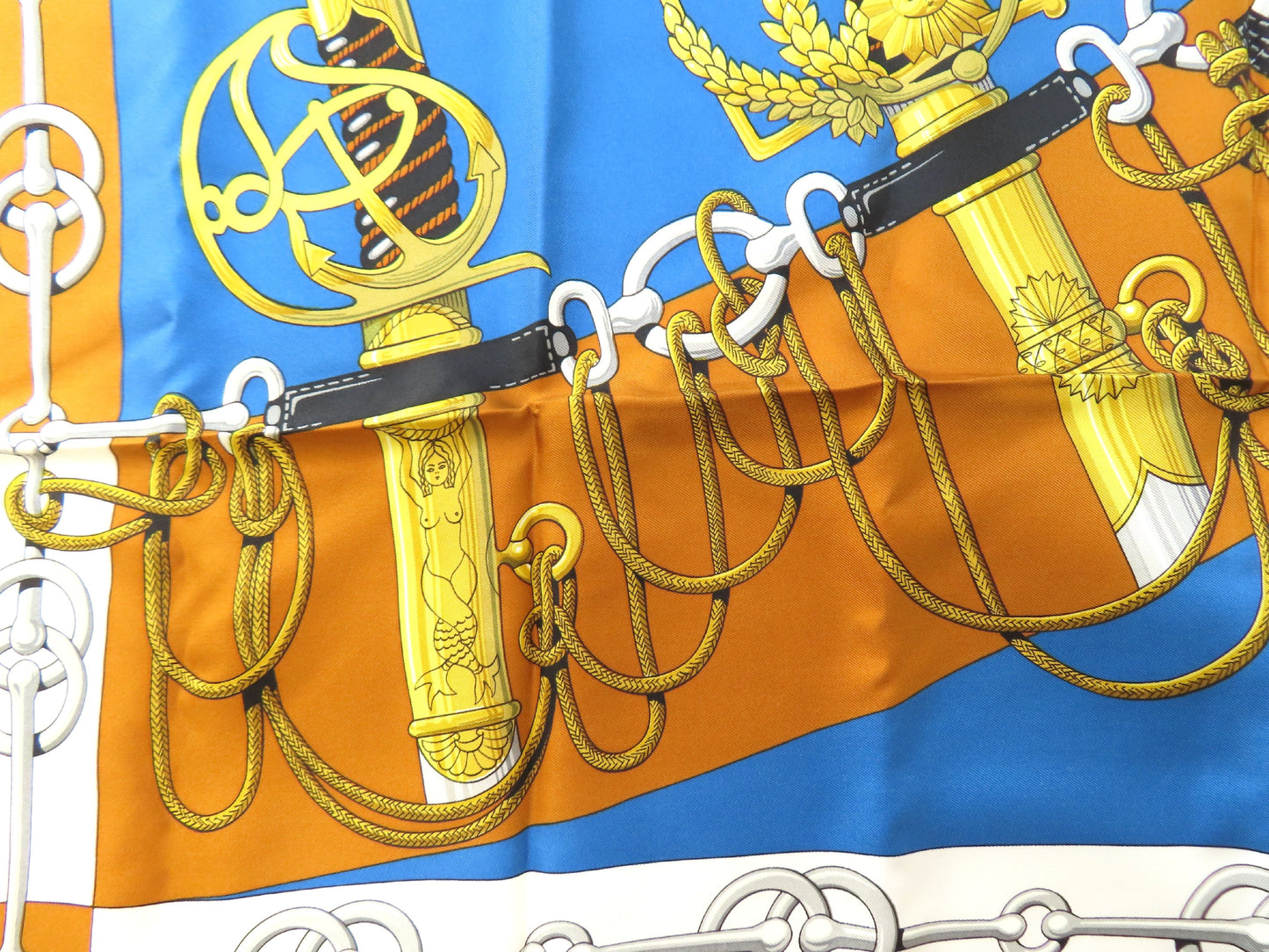 HERMES Carre HERMES Carre 90 Cliquetis Katikachi Sword Pattern Scarf