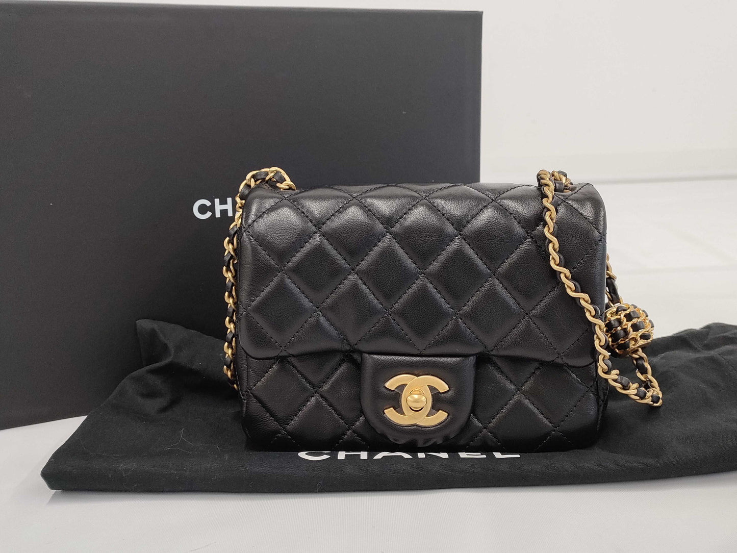 CHANEL CHANEL Mini Matelasse Lamb Chain Black Shoulder Bag